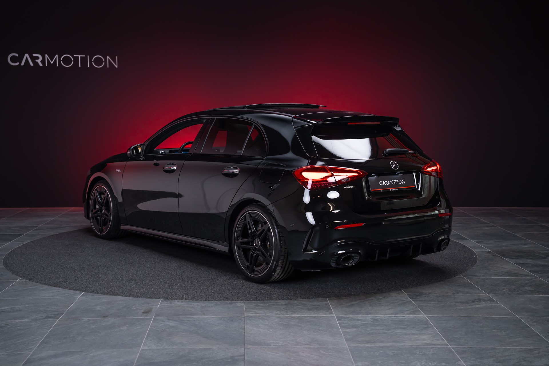 MERCEDES-BENZ A 35 AMG 4matic / Facelift / Panorama-Schiebedach / Rückfahrkamera-image-8