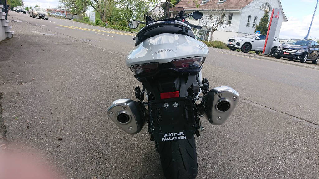 SUZUKI GSX 1300 R Hayabusa-image-2