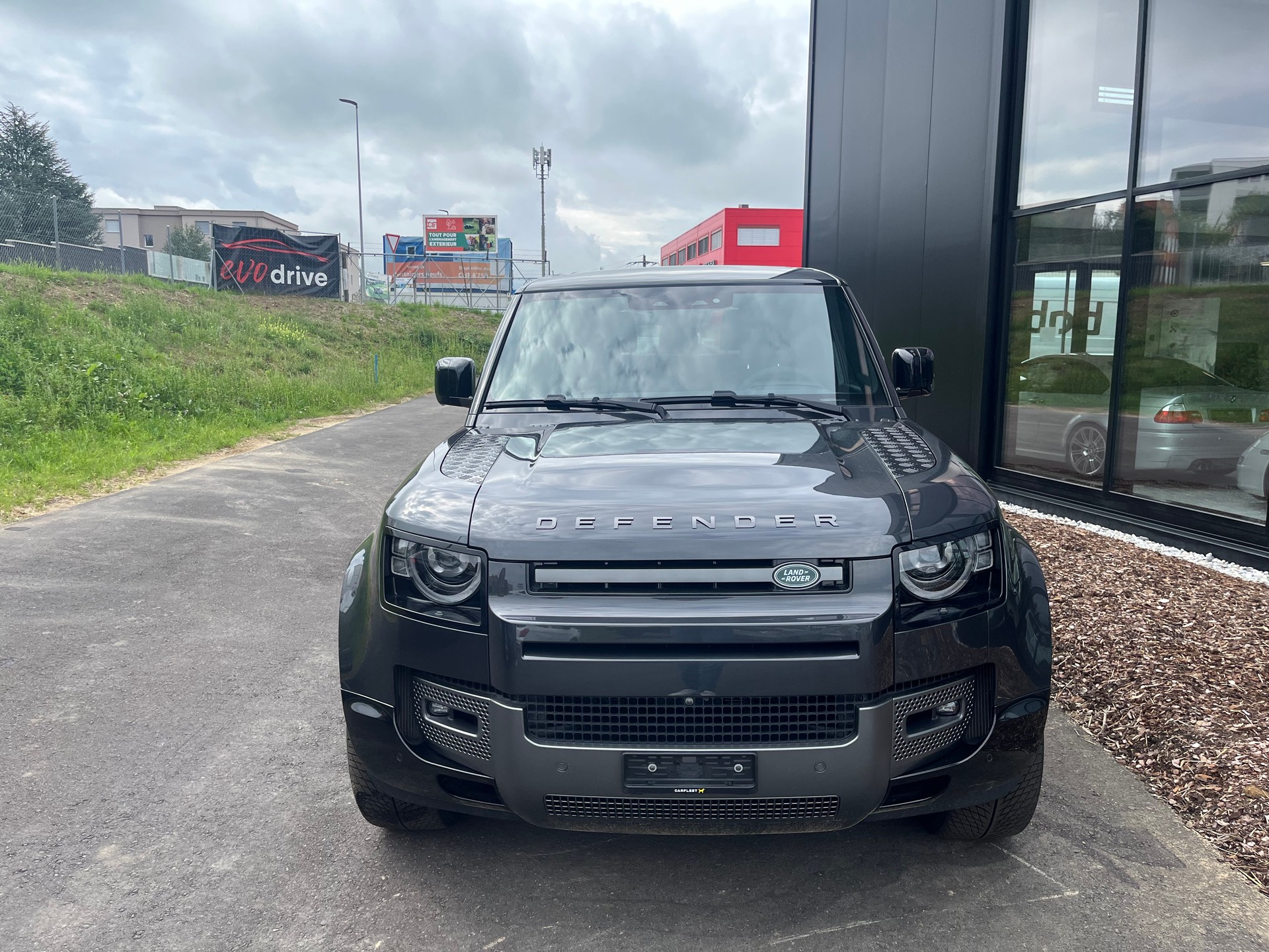 LAND ROVER Defender 90 525 V8 5.0 Carpathian Edition AT8-image-1