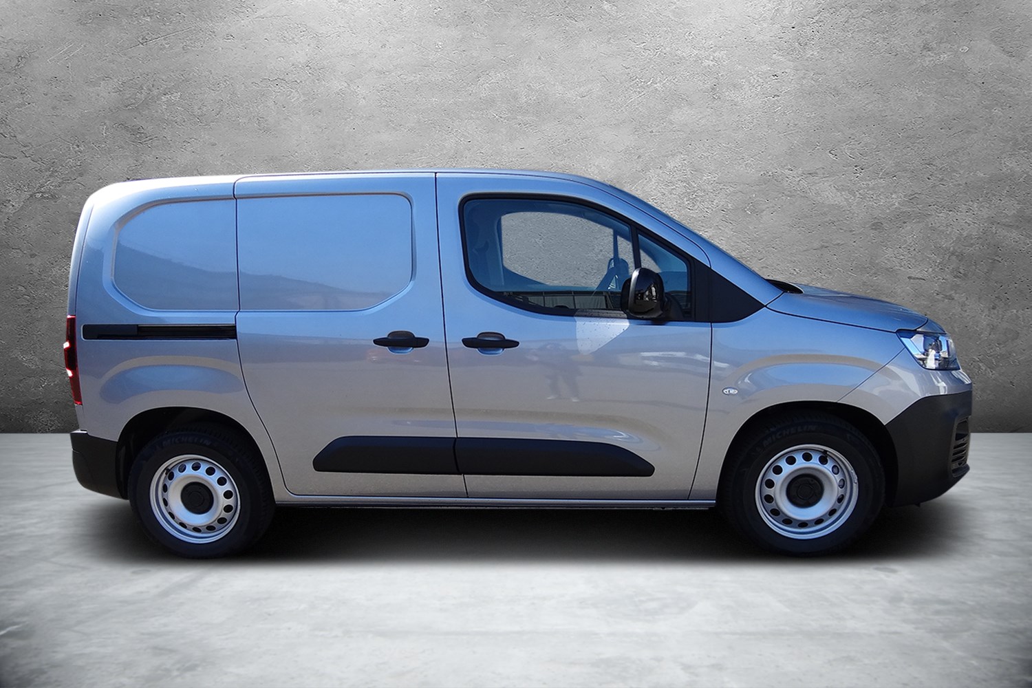 FIAT E-Doblo L1 50kWh 800kg Pro-showroom-element-1