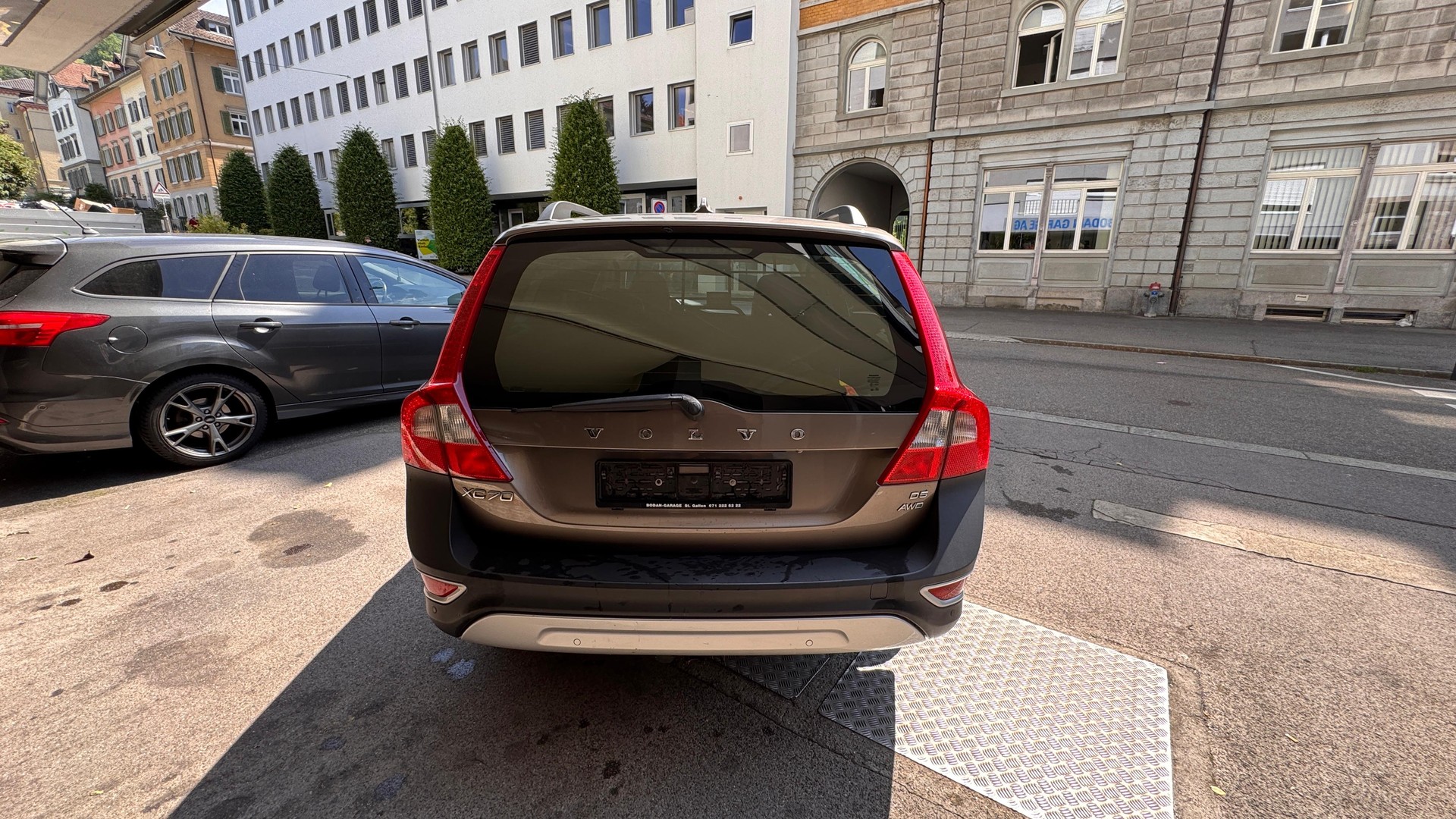 VOLVO XC70 D5 AWD Summum Geartronic-image-3