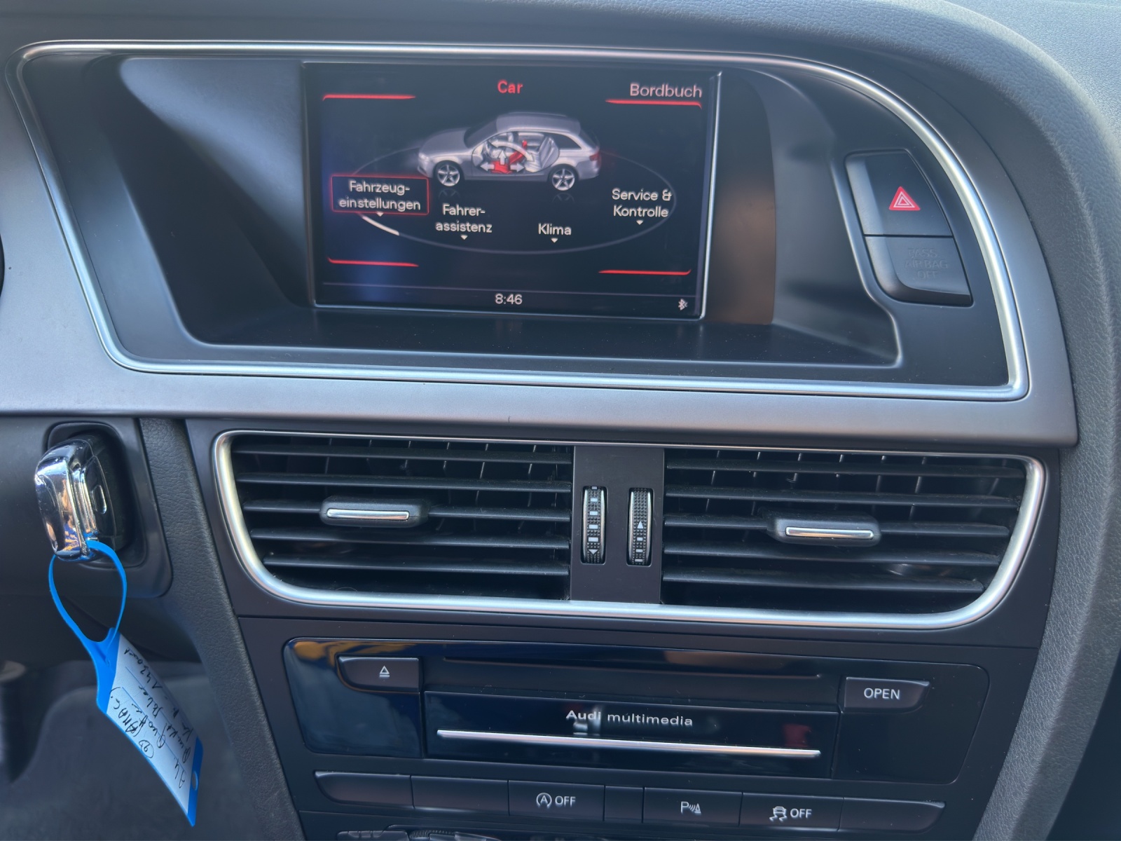 AUDI A4 Avant 2.0 TFSI quattro s-tronic-image-11