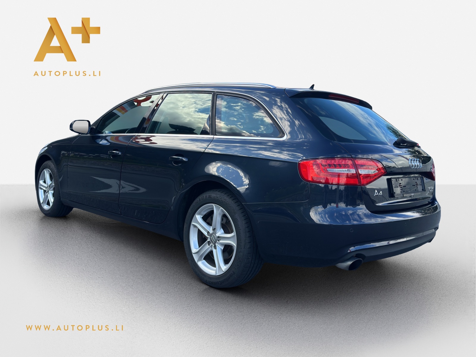 AUDI A4 Avant 2.0 TFSI quattro s-tronic-image-2