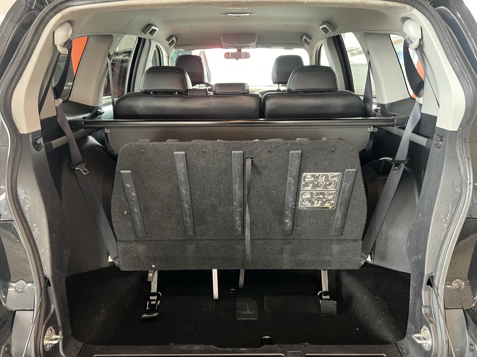 PEUGEOT 4007 2.2 HDi Platinum Edition-image-12