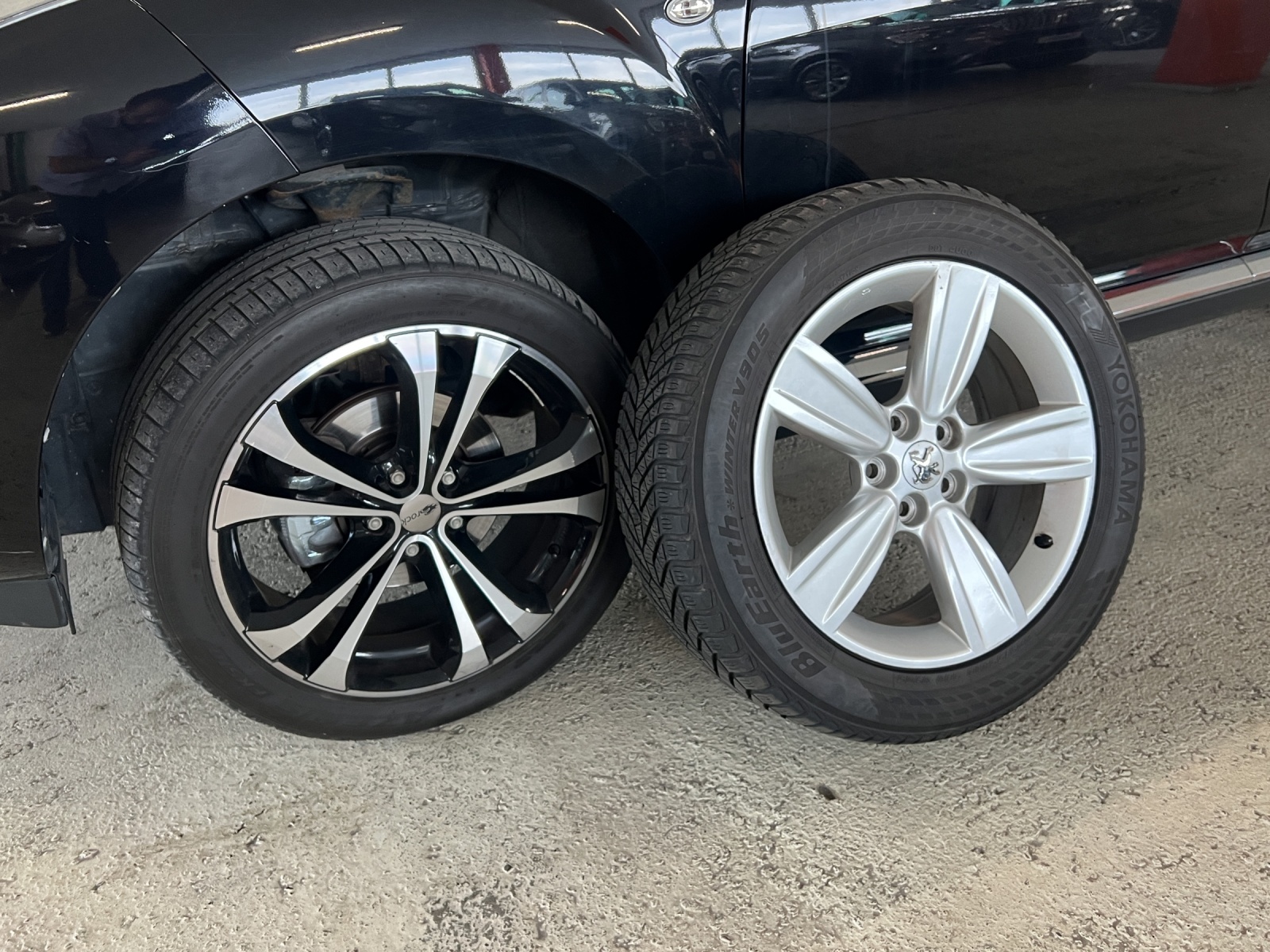PEUGEOT 4007 2.2 HDi Platinum Edition-image-17