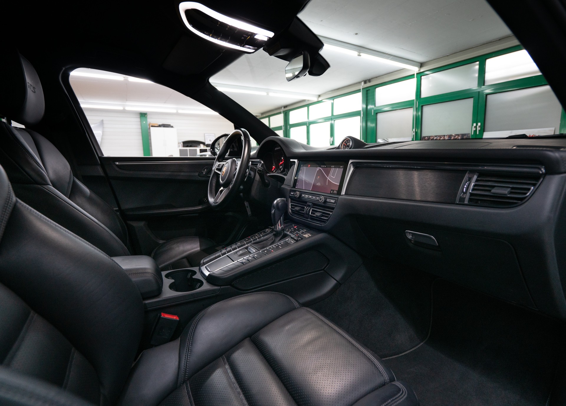 PORSCHE Macan GTS PDK-image-11