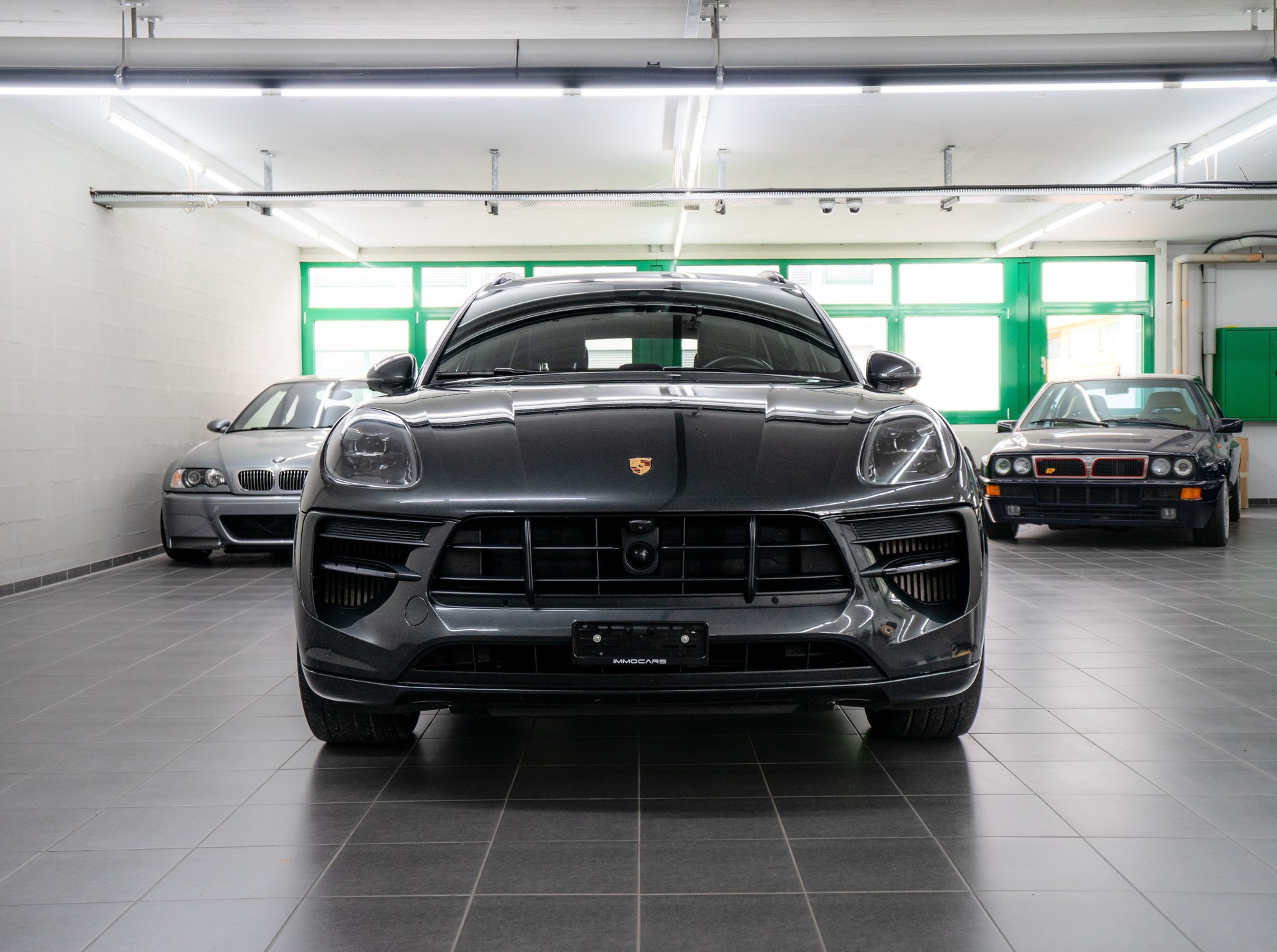 PORSCHE Macan GTS PDK-showroom-element-1