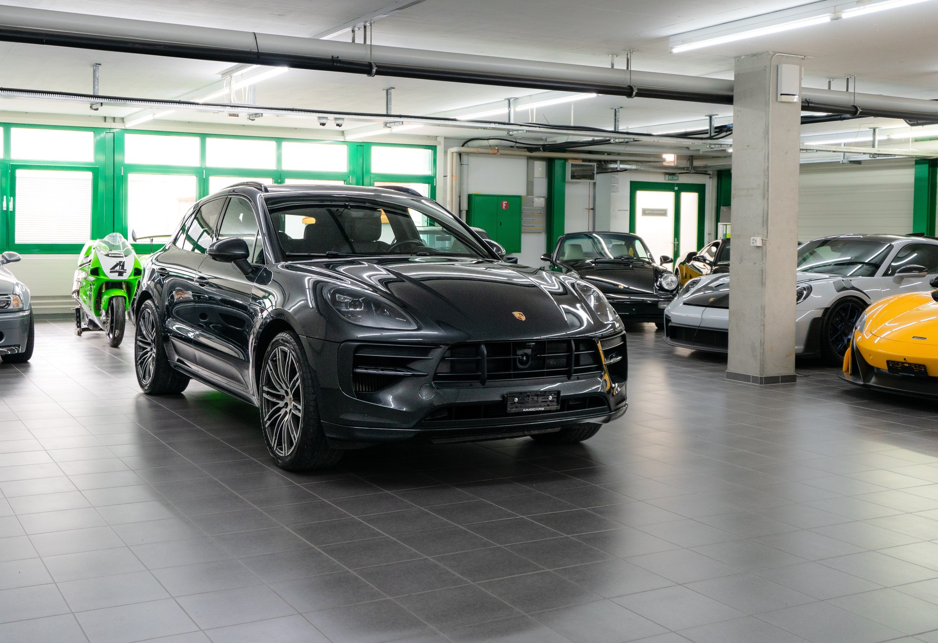 PORSCHE Macan GTS PDK-showroom-element-2