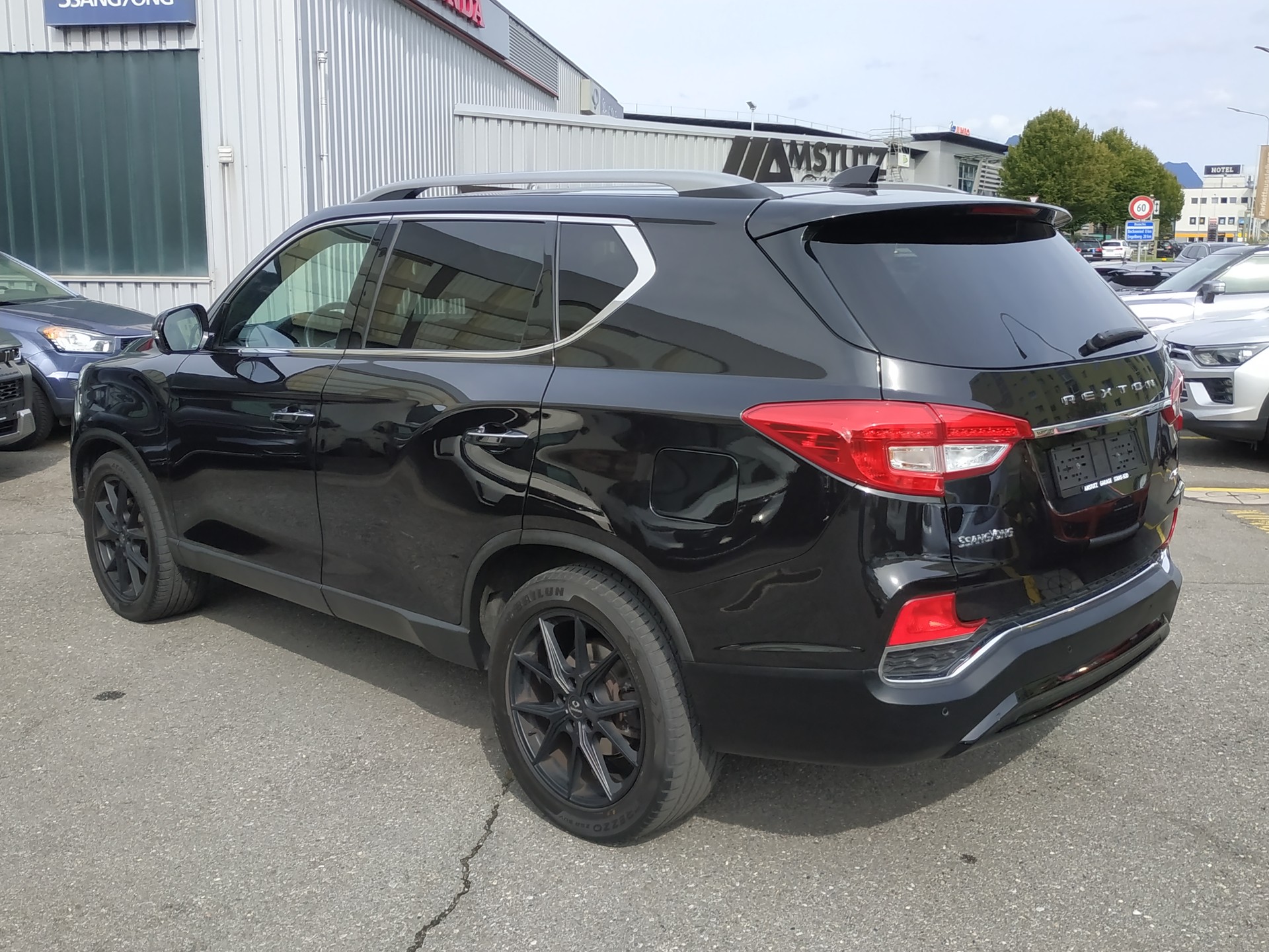 KGM-SsangYong Rexton RX220 e-XDi Sapphire 4WD-showroom-element-3