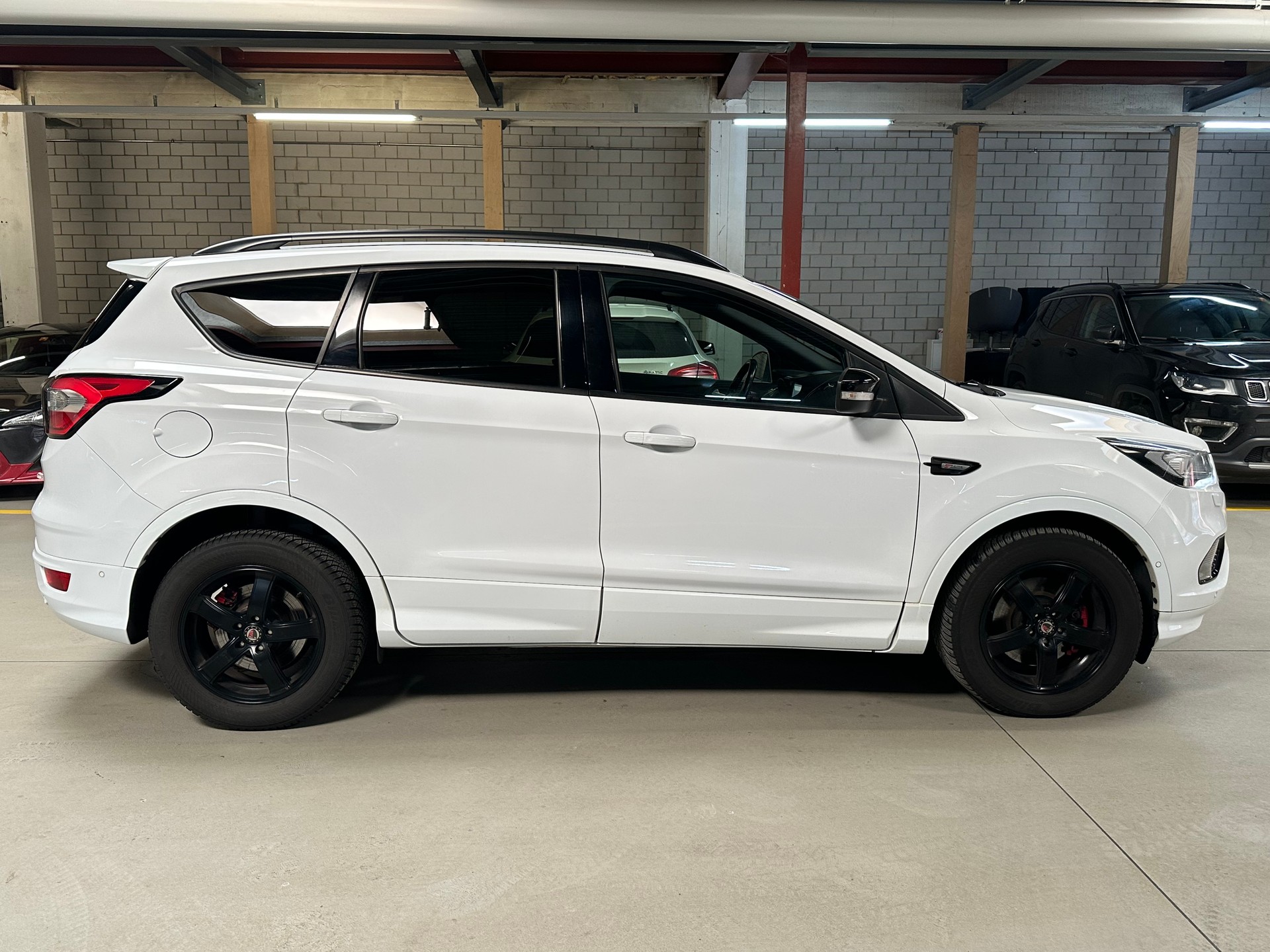 FORD Kuga 2.0 TDCi ST Line High 4WD PowerShift-image-6