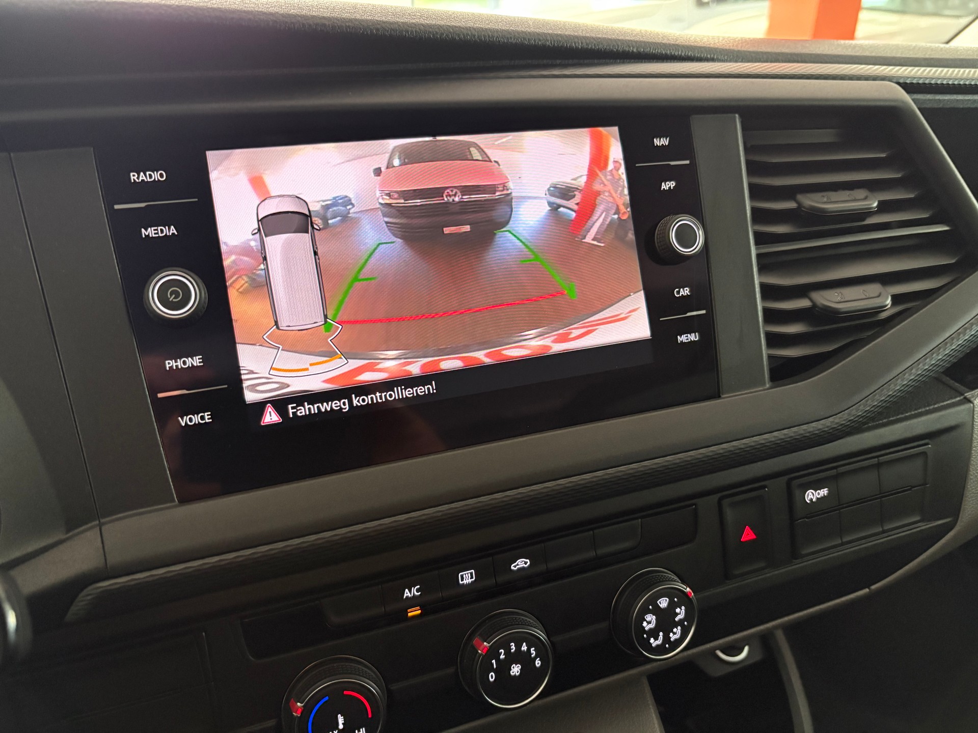 VW T6.1 2.0 TDI 4Motion-image-11
