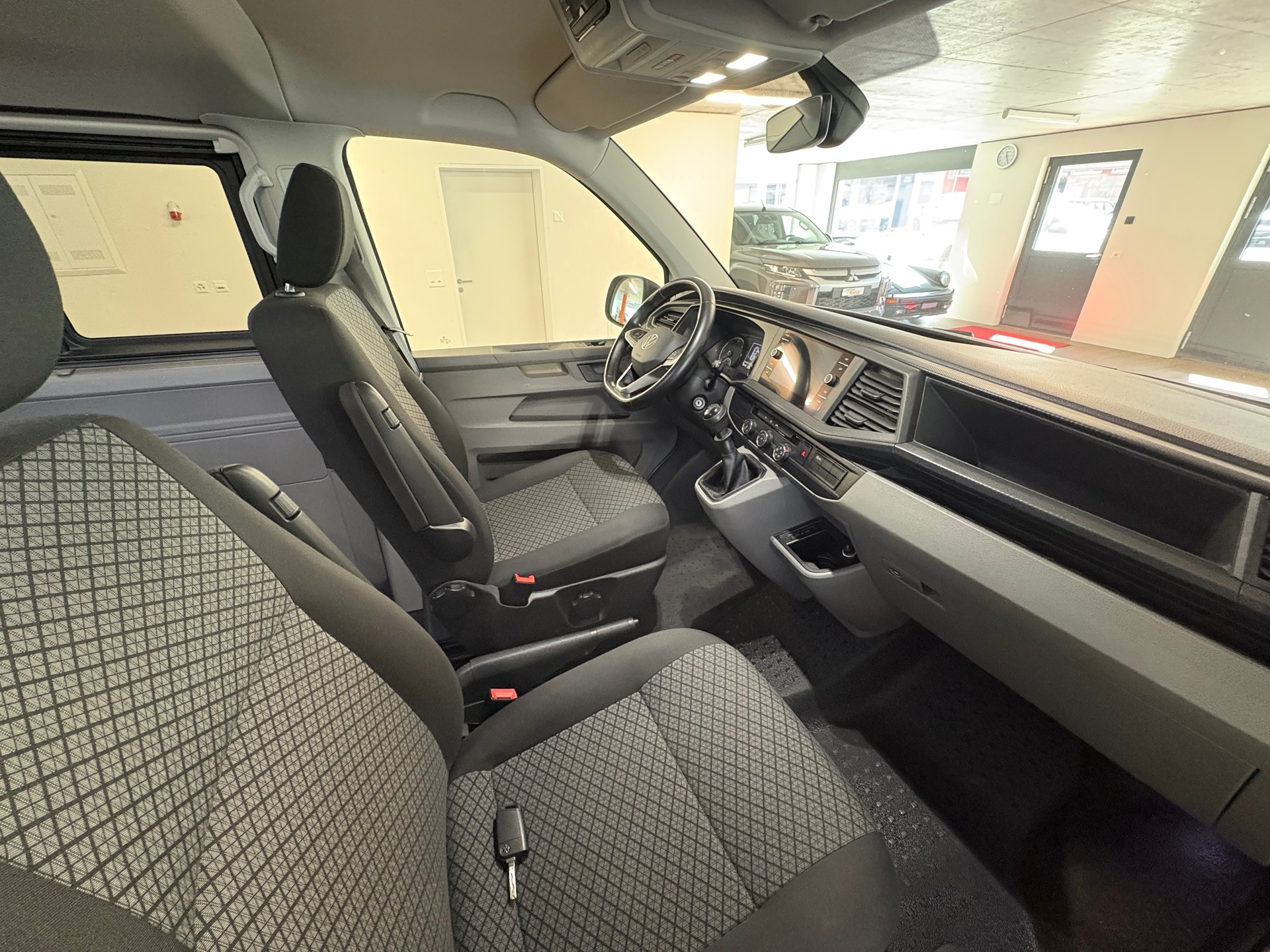 VW T6.1 2.0 TDI 4Motion-image-12