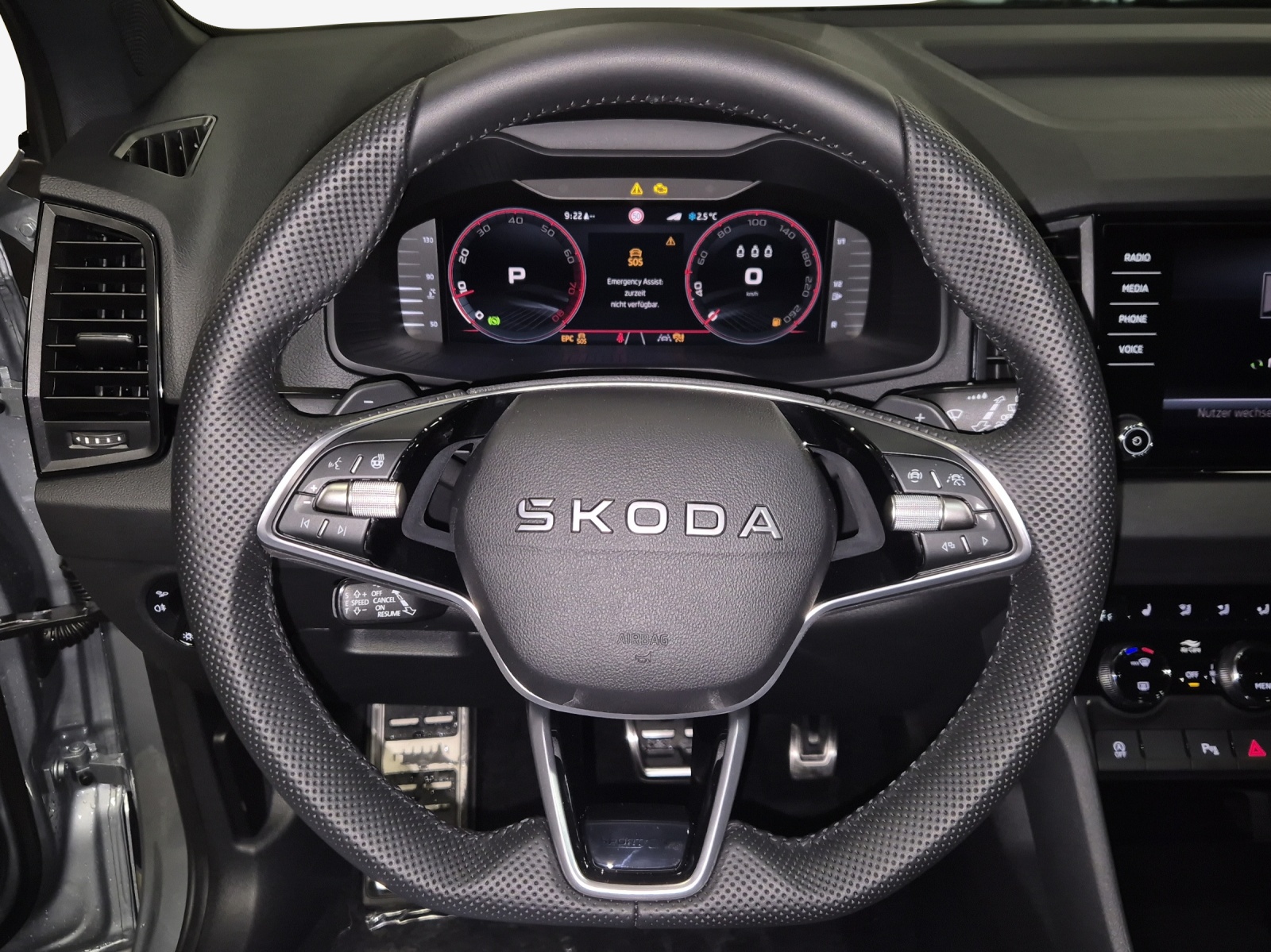 SKODA Karoq 2.0 TSI SportLine 4x4 DSG-image-9
