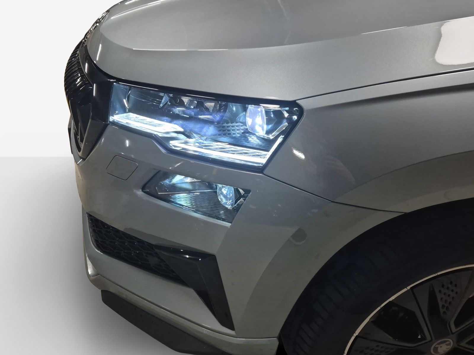 SKODA Karoq 2.0 TSI SportLine 4x4 DSG-image-15