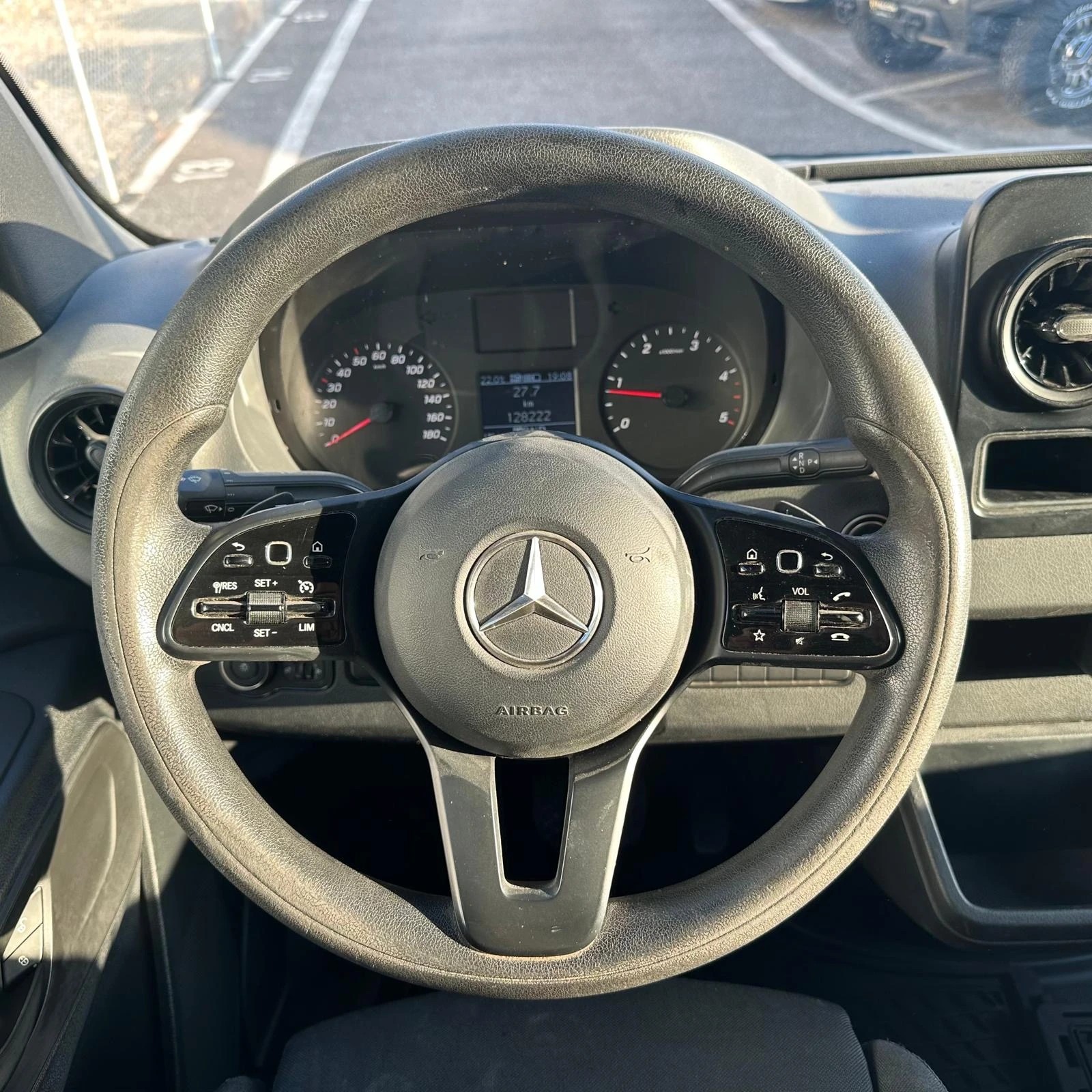 MERCEDES-BENZ Sprinter 214 CDI Standard 9G-TRONIC FWD-image-31