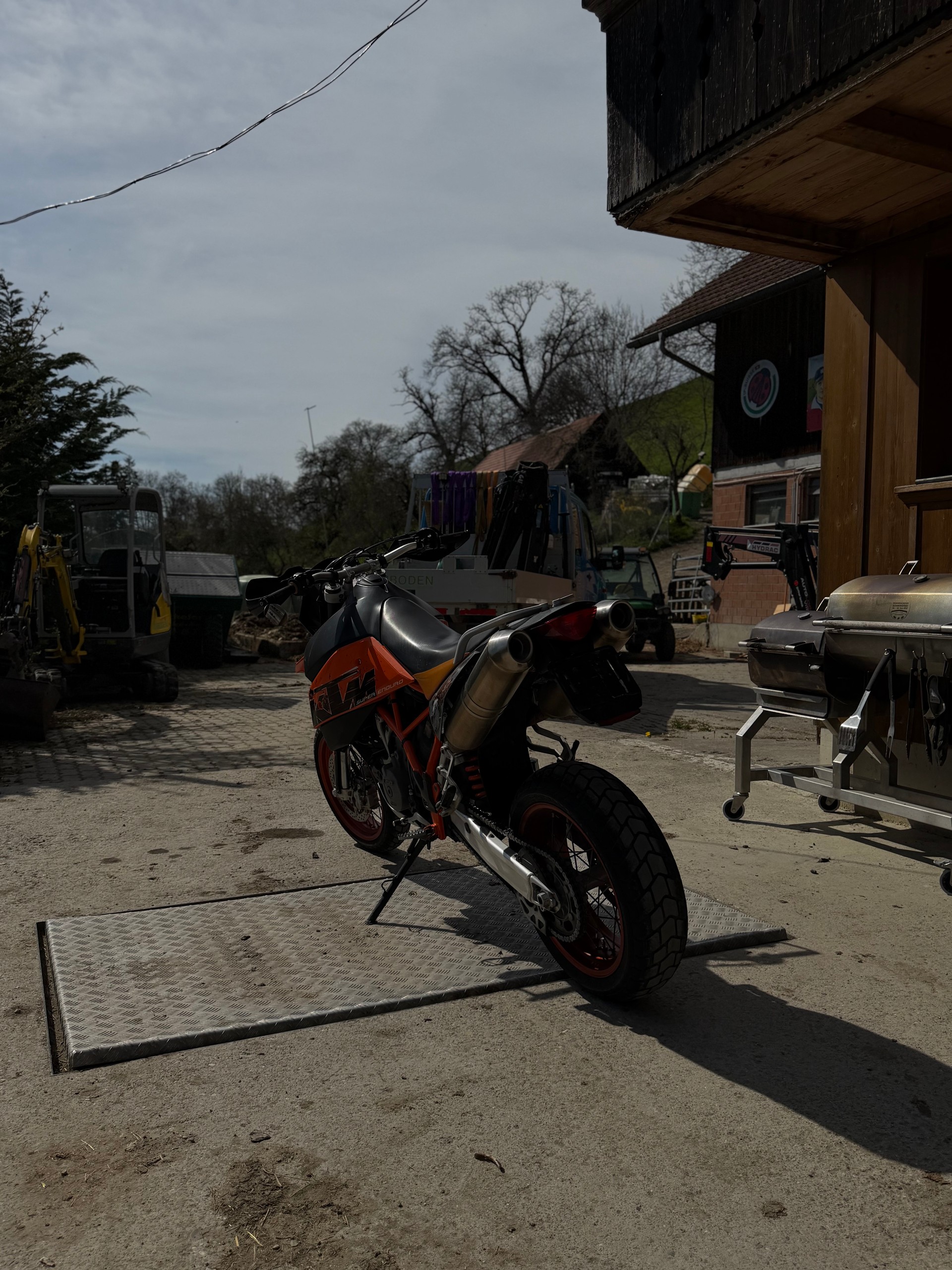 KTM 950 Superenduro R-image-2