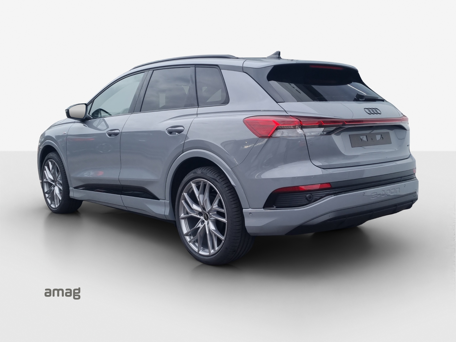 AUDI Q4 e-tron 45 Edition Swiss Ski quattro-showroom-element-2