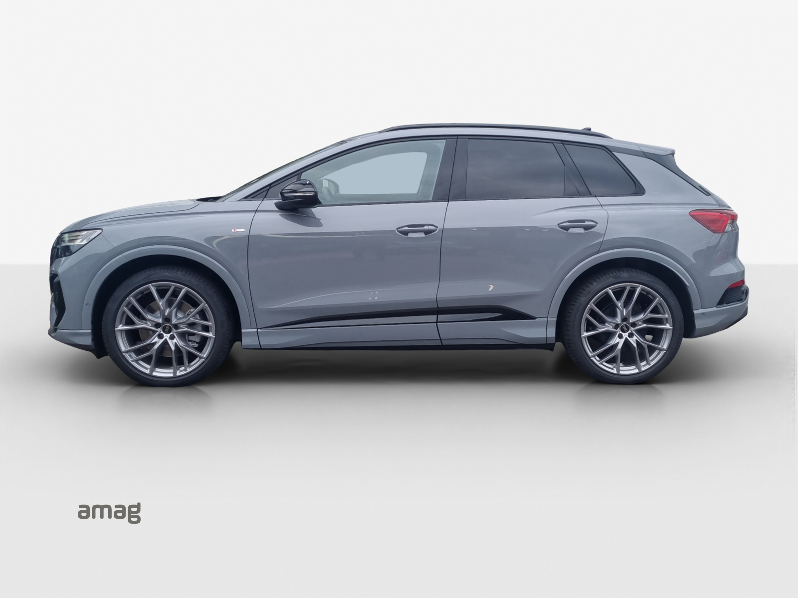 AUDI Q4 e-tron 45 Edition Swiss Ski quattro-showroom-element-1
