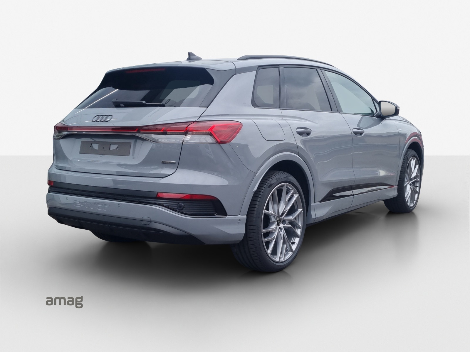 AUDI Q4 e-tron 45 Edition Swiss Ski quattro-image-4