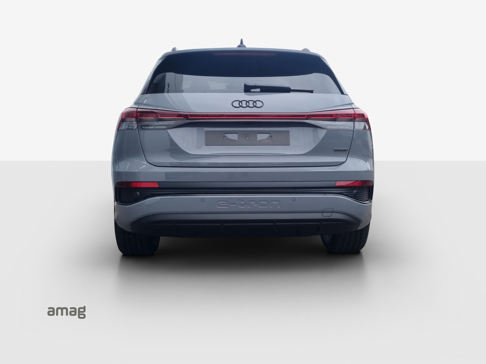 AUDI Q4 e-tron 45 Edition Swiss Ski quattro-showroom-element-3