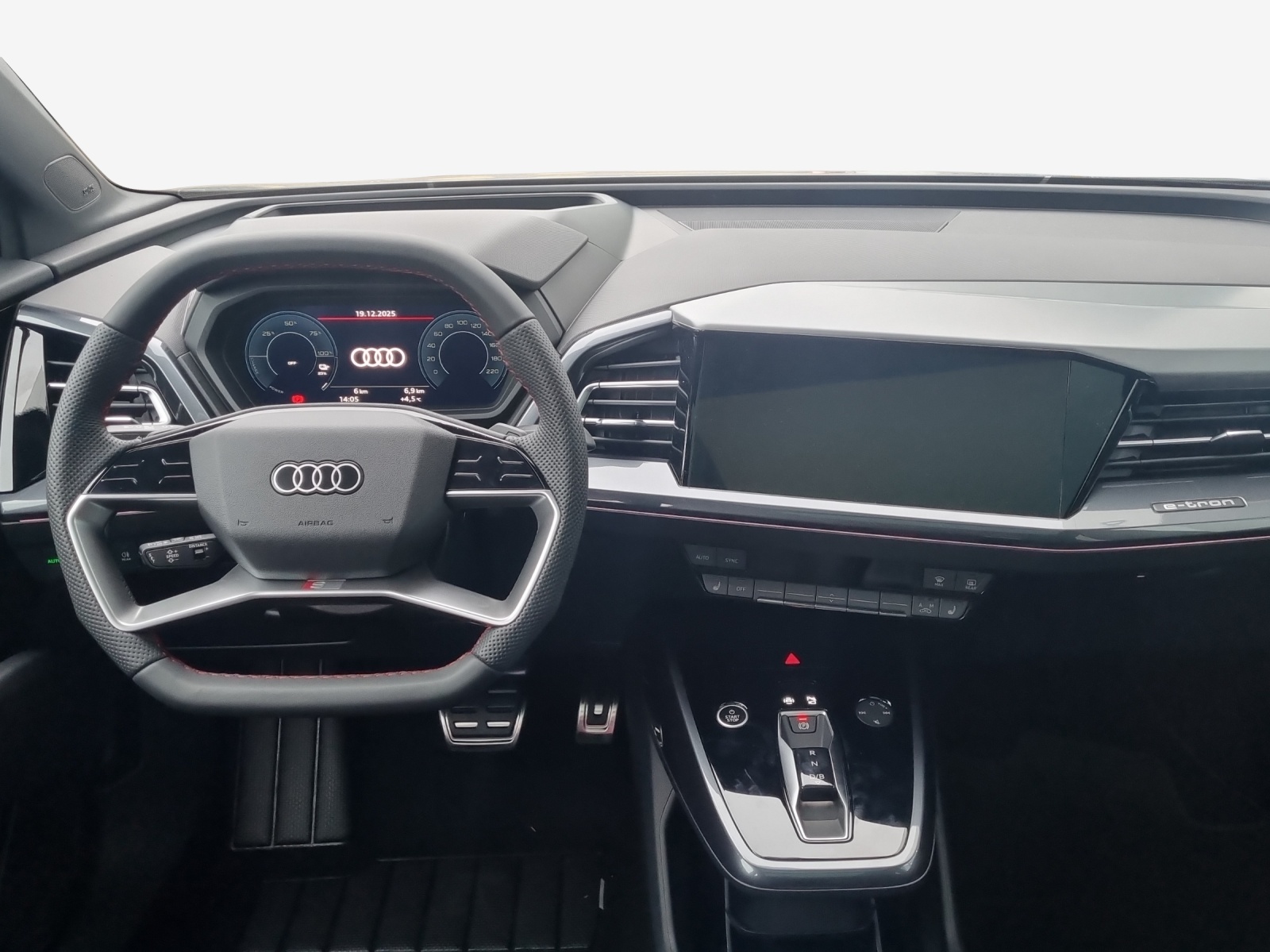 AUDI Q4 e-tron 45 Edition Swiss Ski quattro-image-8