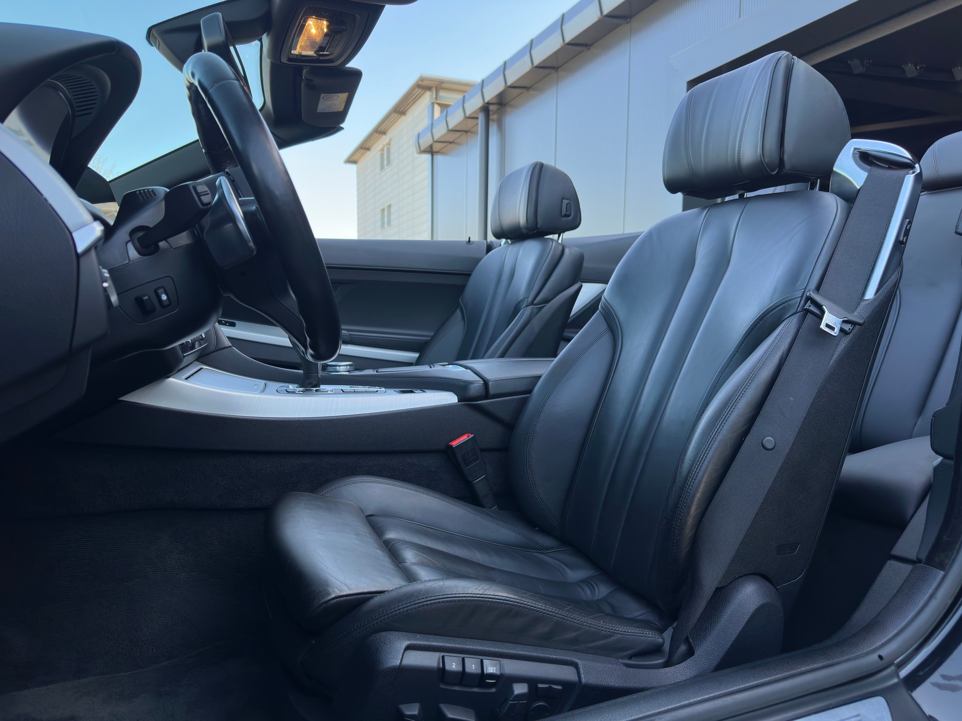 BMW 640i Cabrio xDrive-image-9