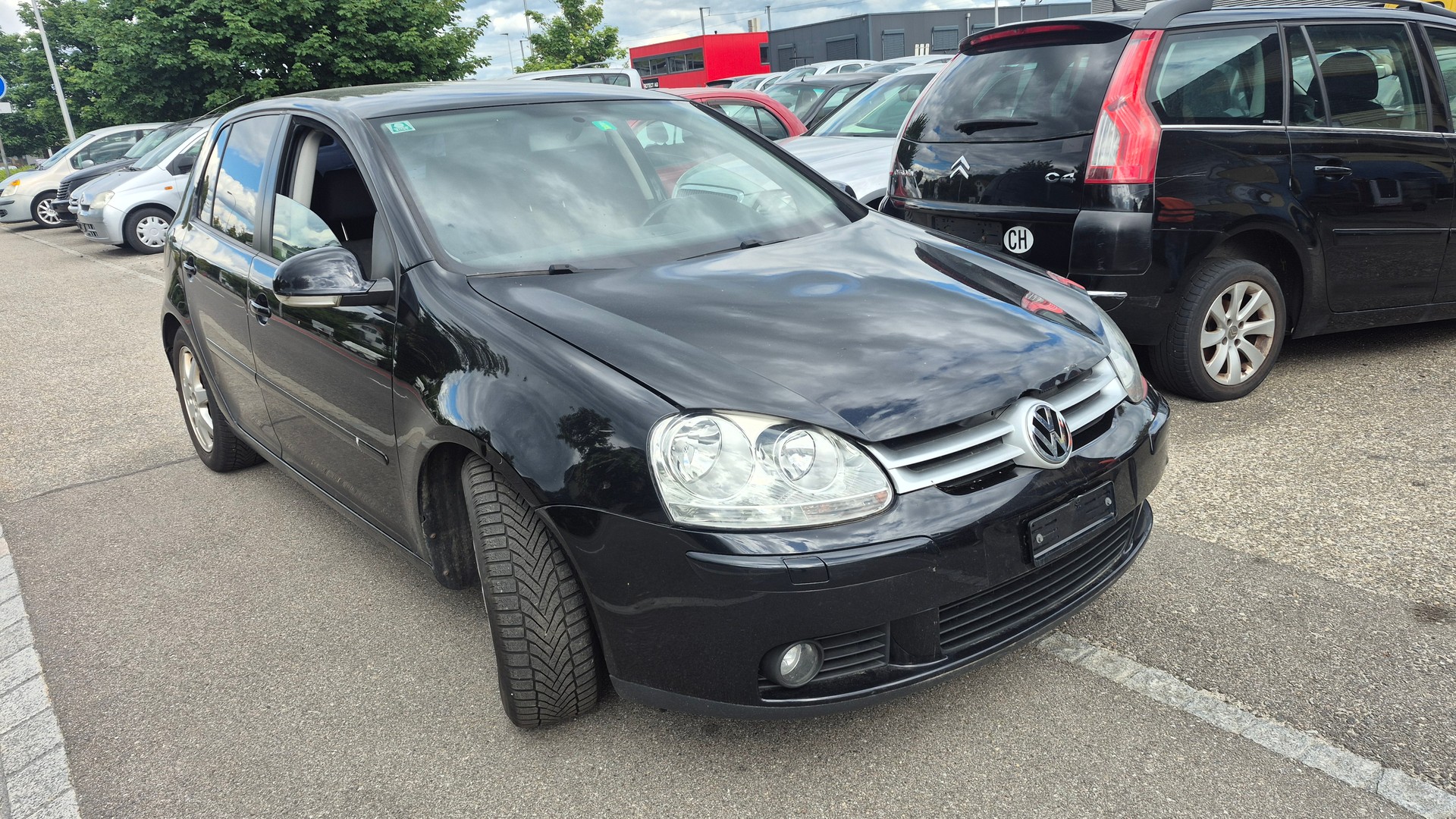 VW Golf 2.0 FSI Comfortline-image-2