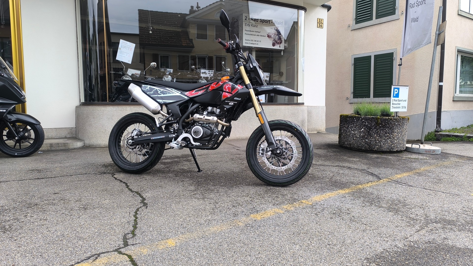 QJ COV 125 X ABS-image-0
