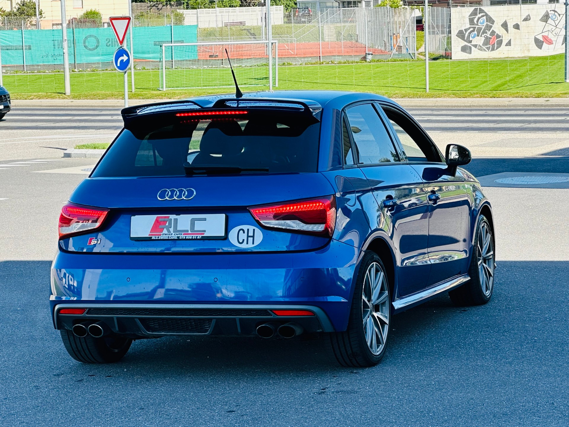 AUDI S1 Sportback 2.0 TFSI Sport quattro-image-7