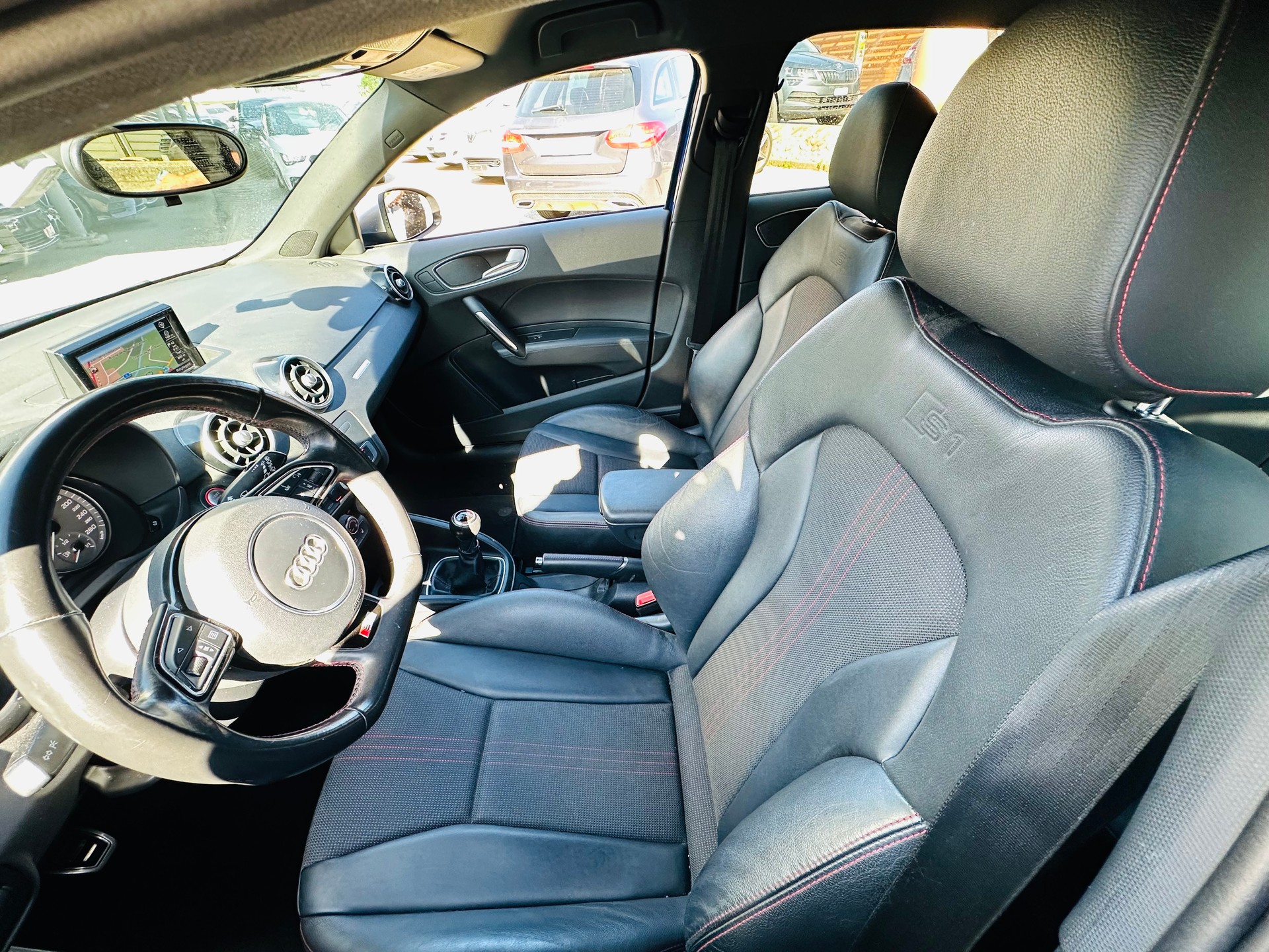 AUDI S1 Sportback 2.0 TFSI Sport quattro-image-10
