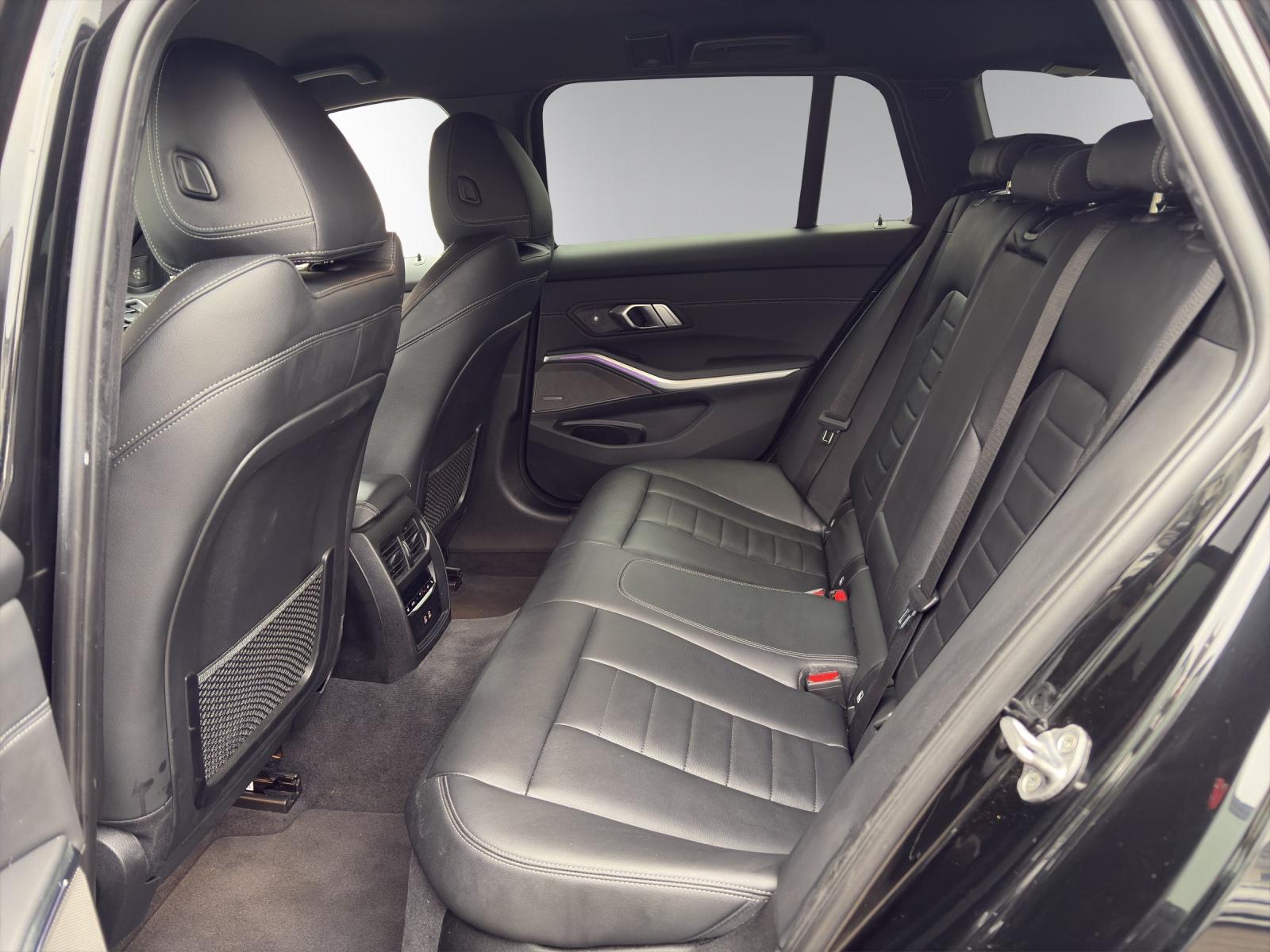 BMW M340d xDrive 48V Touring Steptronic Sport-image-11