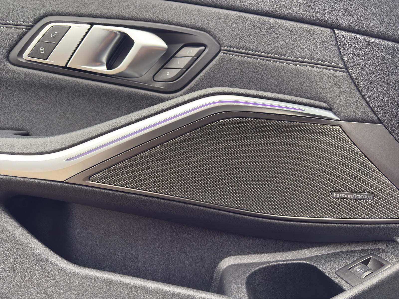 BMW M340d xDrive 48V Touring Steptronic Sport-image-18