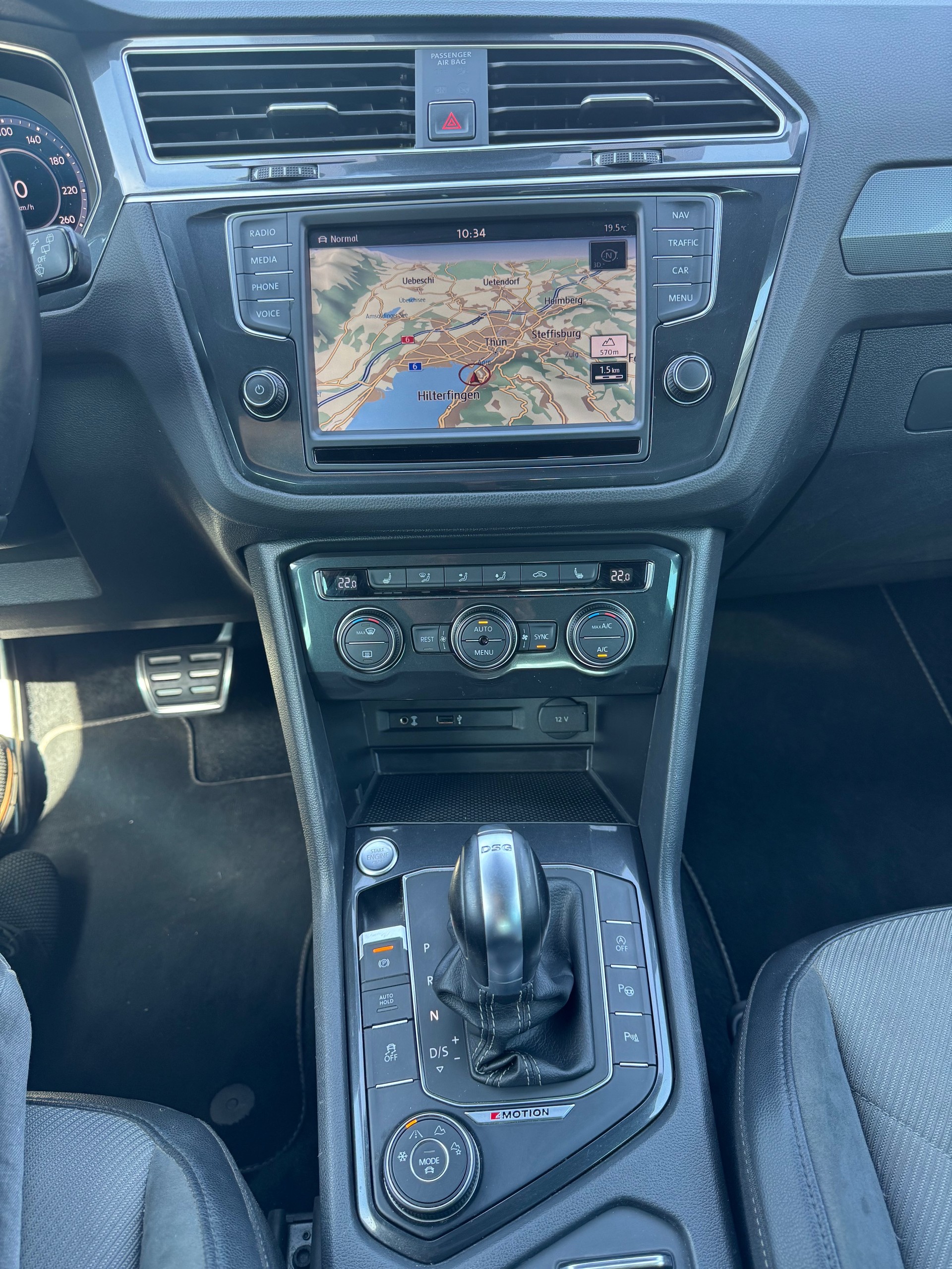 VW Tiguan 2.0 TDI SCR R-LINE 4Motion DSG-image-22