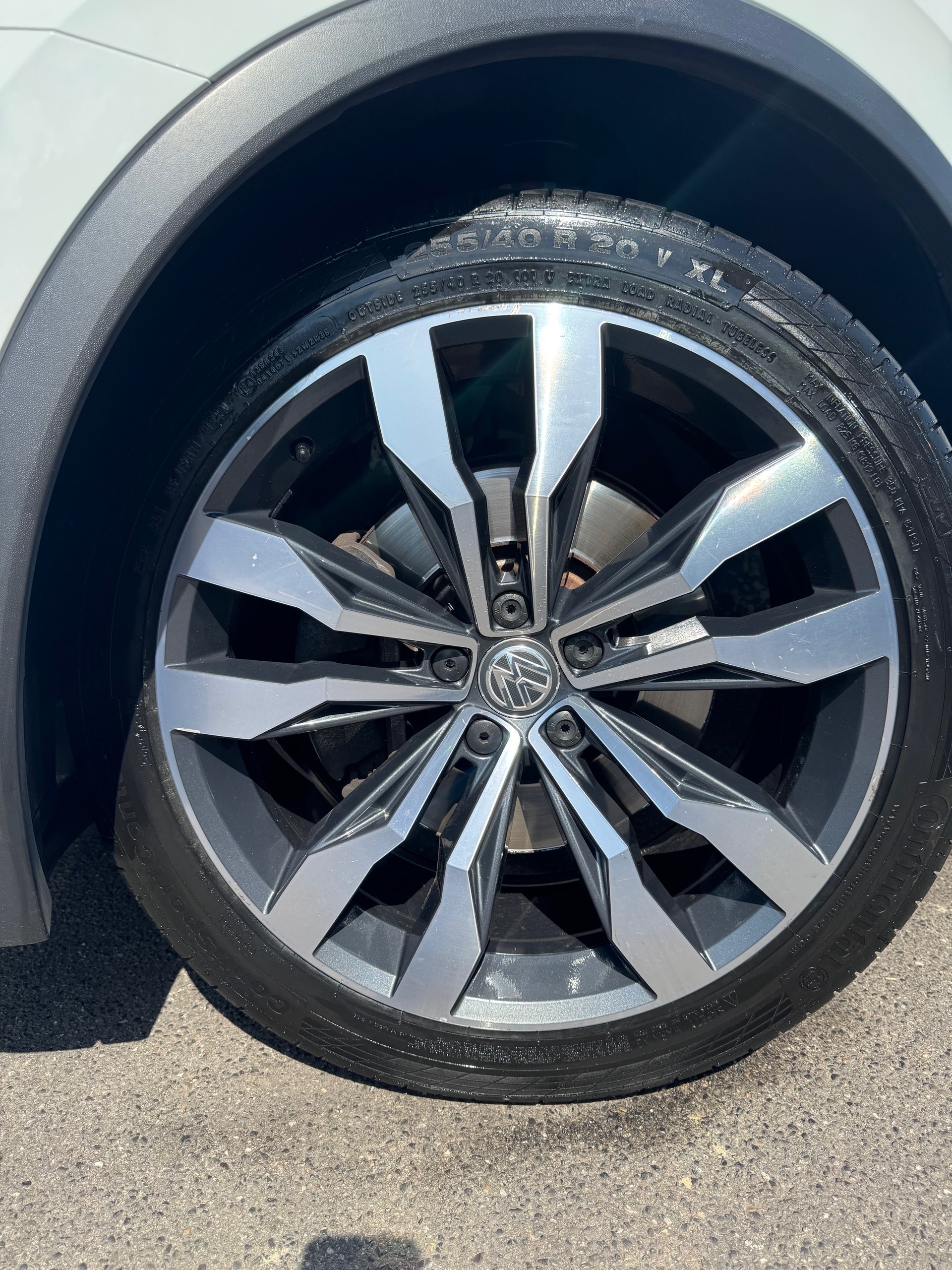 VW Tiguan 2.0 TDI SCR R-LINE 4Motion DSG-showroom-element-1