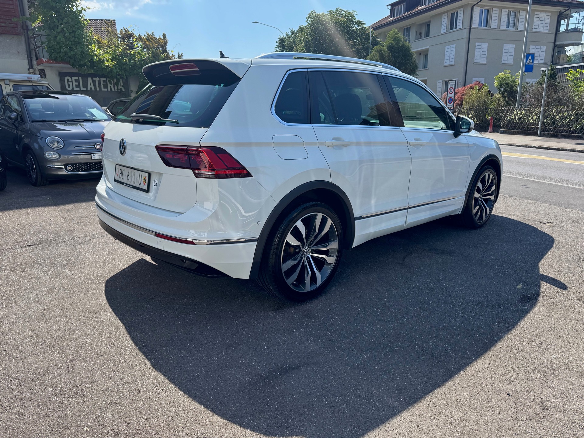VW Tiguan 2.0 TDI SCR R-LINE 4Motion DSG-image-6