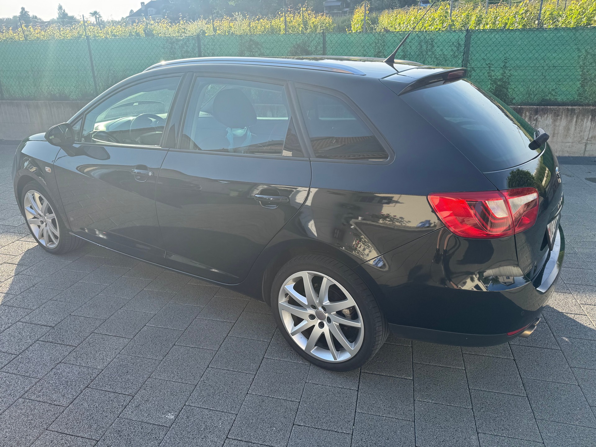 SEAT Ibiza ST 1.6 TDI FR-image-4