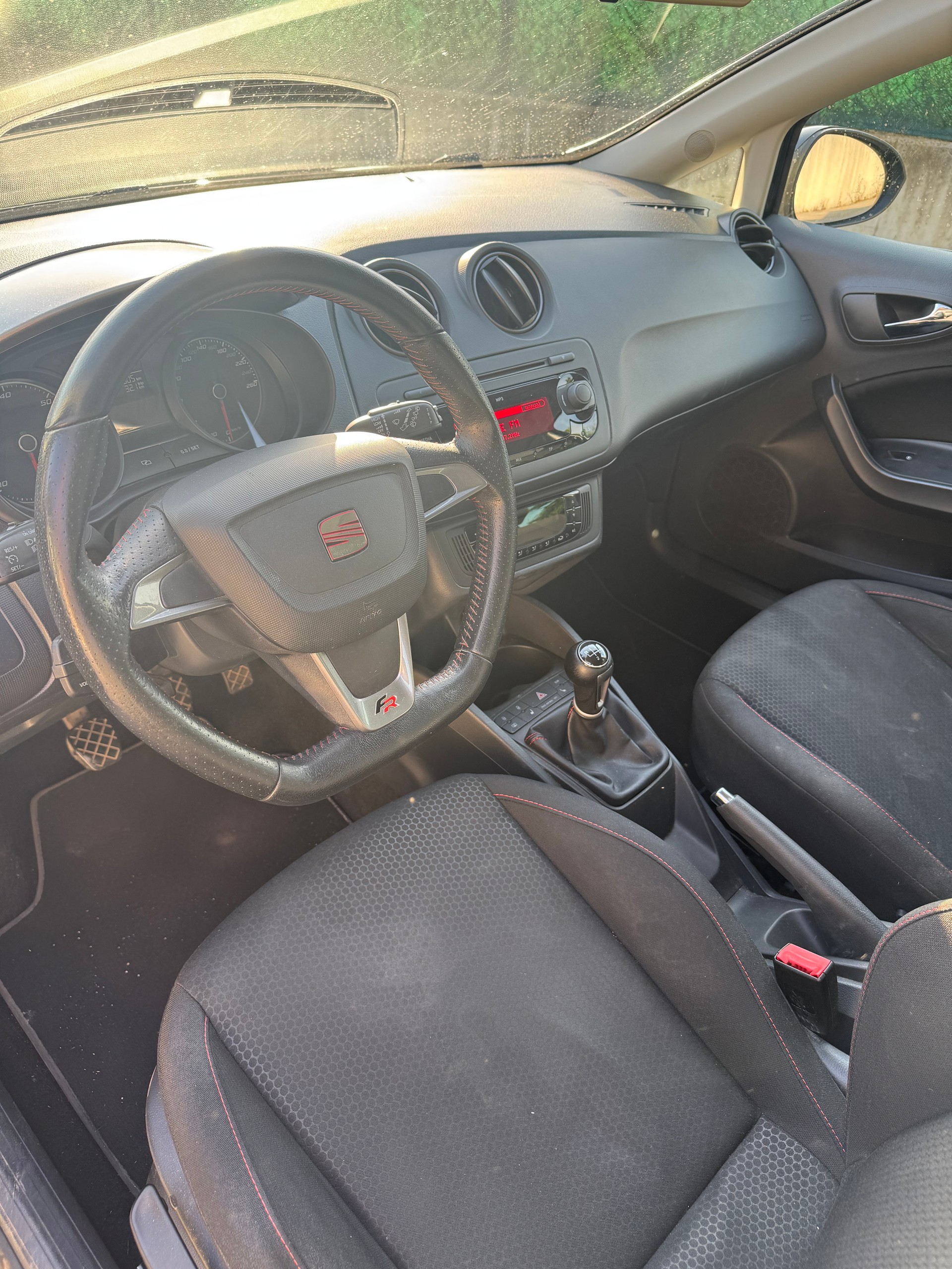SEAT Ibiza ST 1.6 TDI FR-image-7