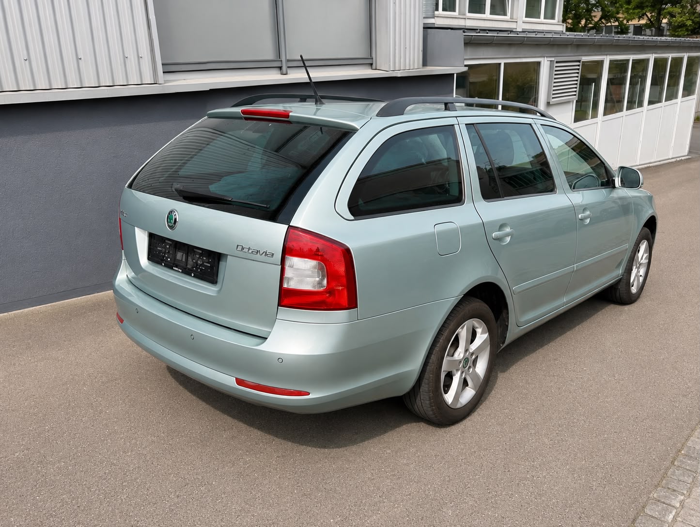 SKODA Octavia Combi 2.0 TDI Elegance 4x4 DSG-showroom-element-2