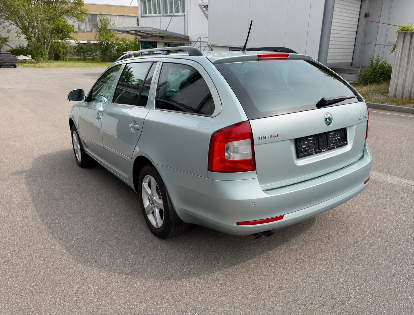 SKODA Octavia Combi 2.0 TDI Elegance 4x4 DSG-showroom-element-3