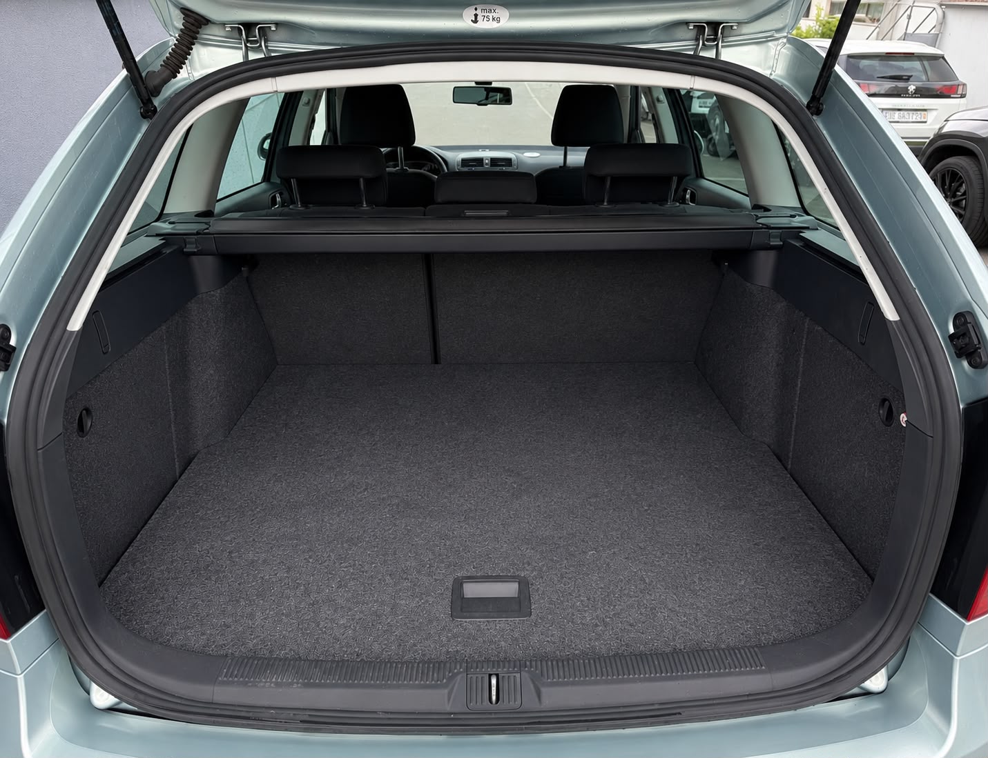 SKODA Octavia Combi 2.0 TDI Elegance 4x4 DSG-image-7