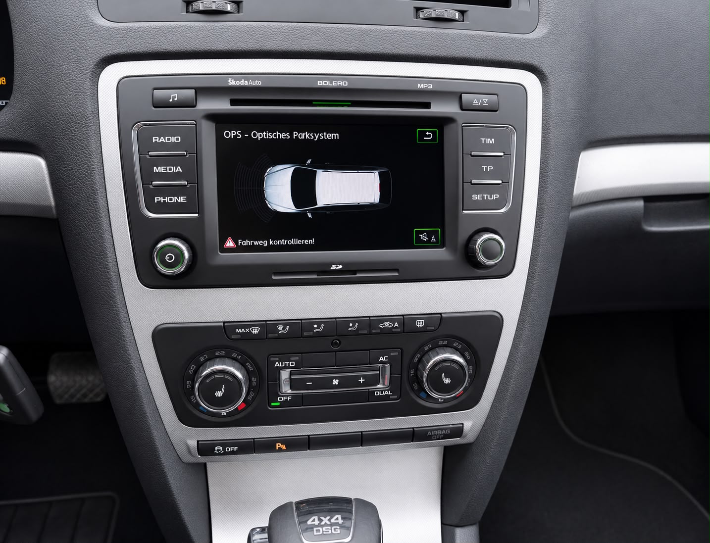 SKODA Octavia Combi 2.0 TDI Elegance 4x4 DSG-image-8