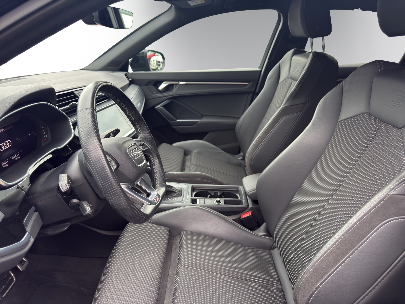 AUDI Q3 SB 40TDI S line Att qu-image-7