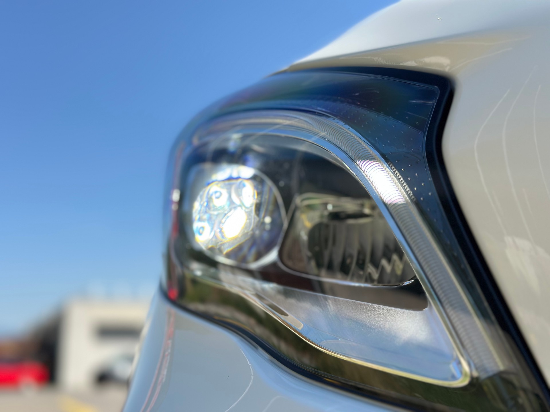 MERCEDES-BENZ GLA 200 d Style 4Matic 7G-DCT-image-4