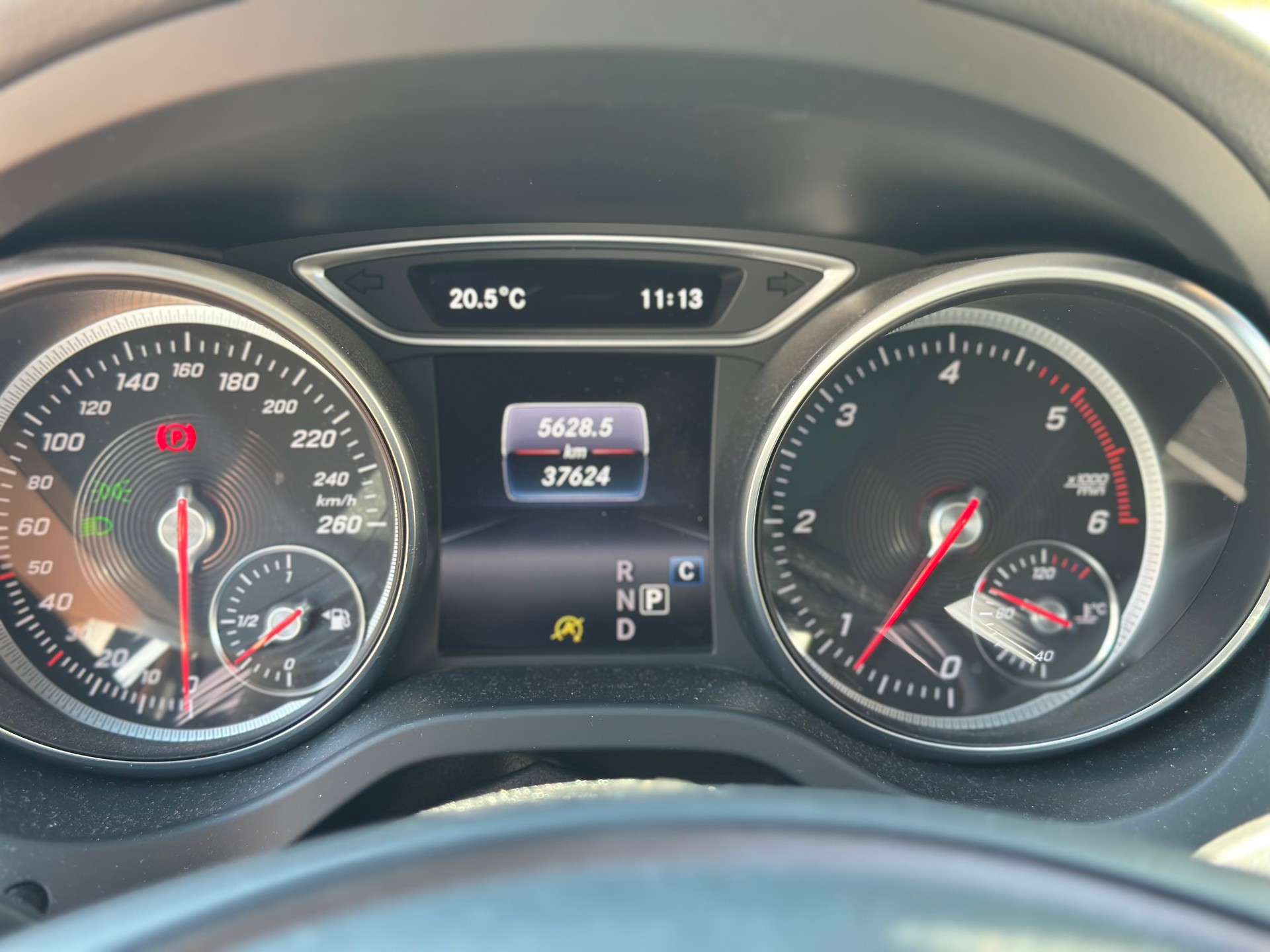 MERCEDES-BENZ GLA 200 d Style 4Matic 7G-DCT-image-17
