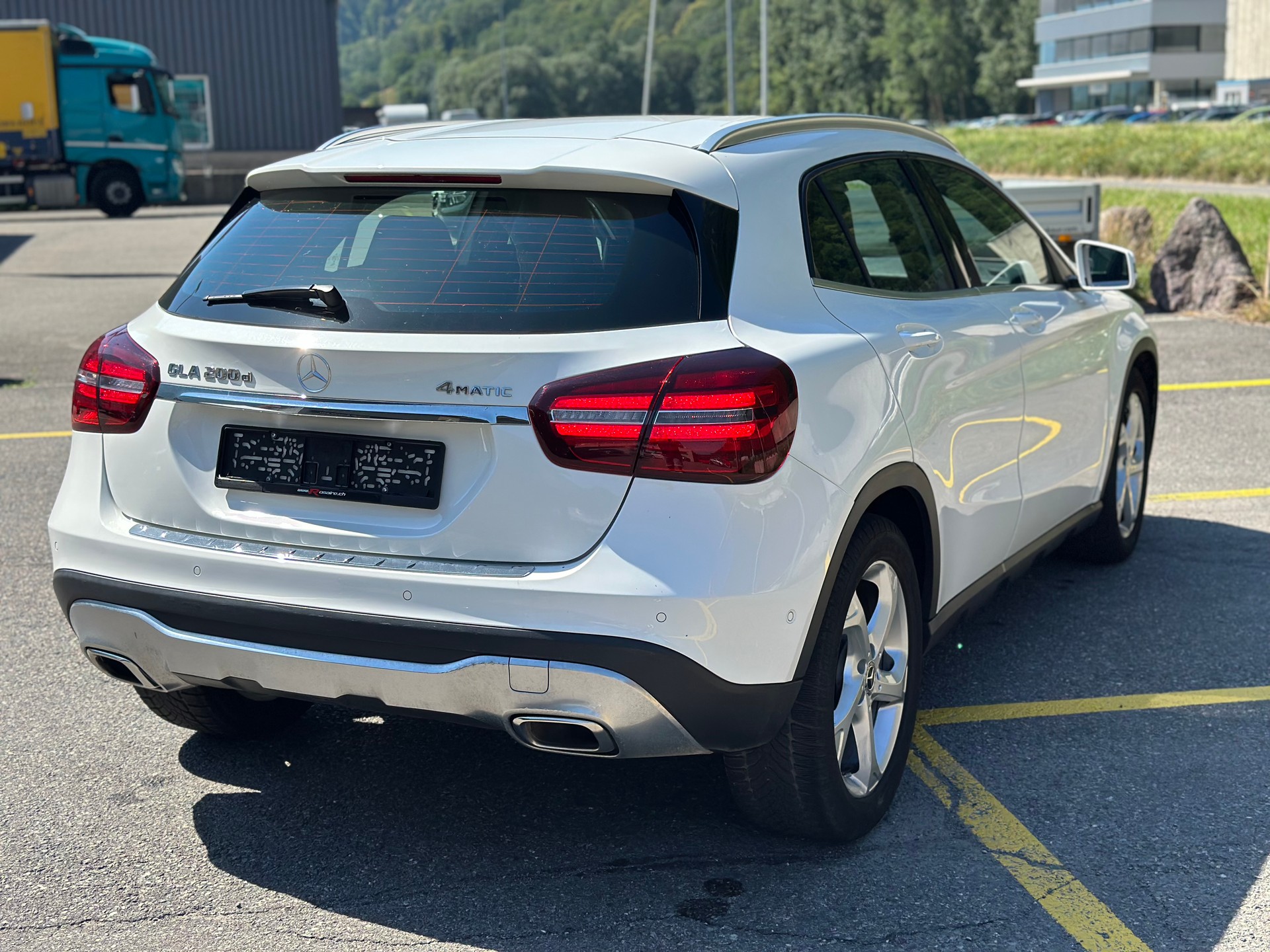 MERCEDES-BENZ GLA 200 d Style 4Matic 7G-DCT-image-6