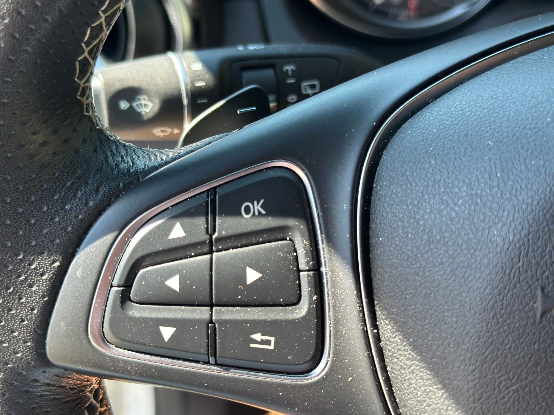 MERCEDES-BENZ GLA 200 d Style 4Matic 7G-DCT-image-27