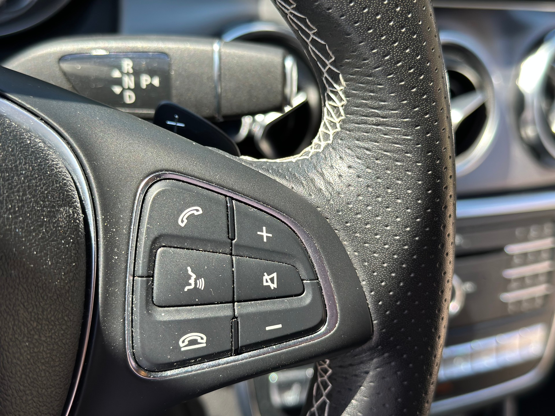 MERCEDES-BENZ GLA 200 d Style 4Matic 7G-DCT-image-26