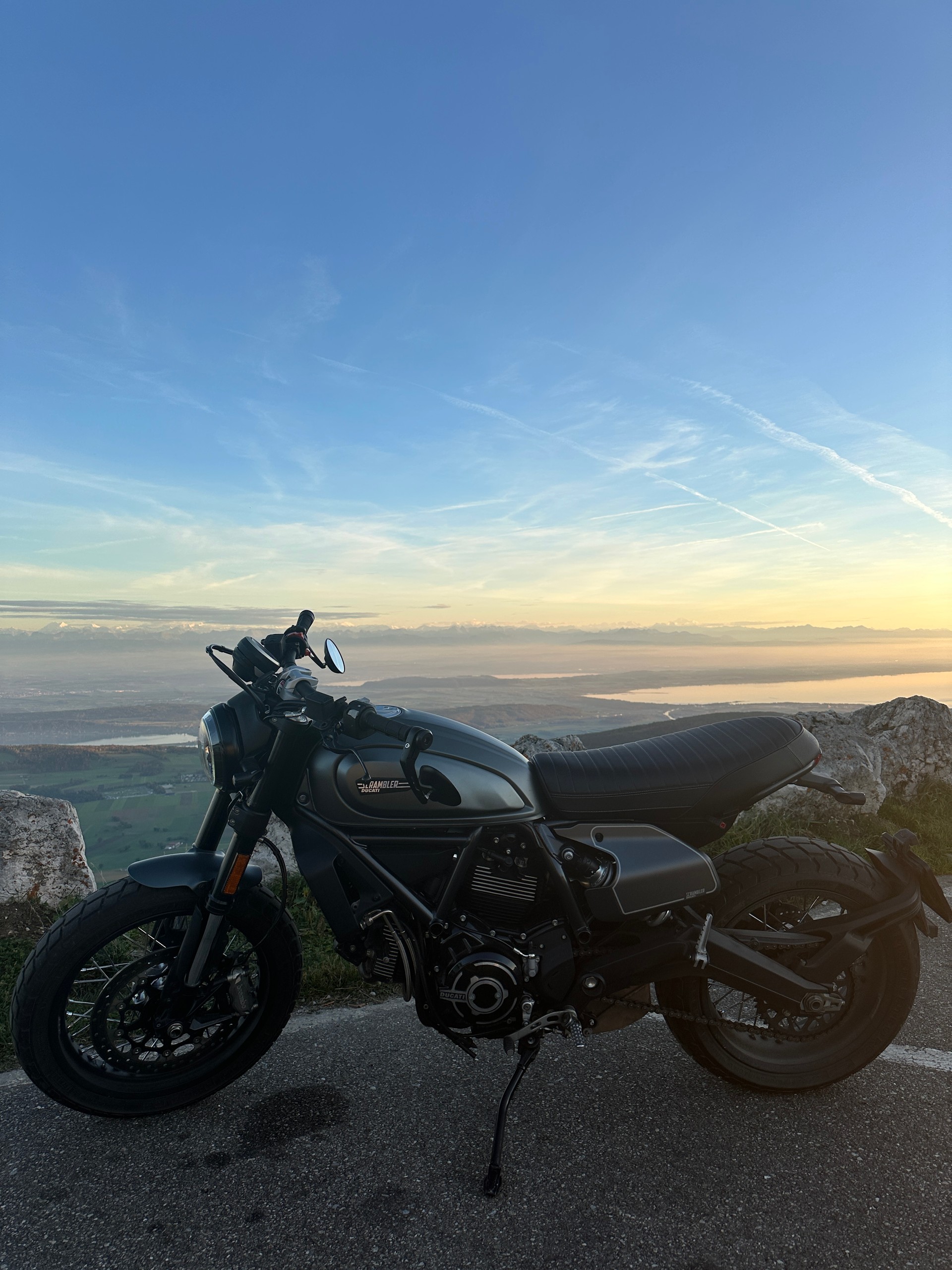 DUCATI Scrambler 803 Nightshift-image-1