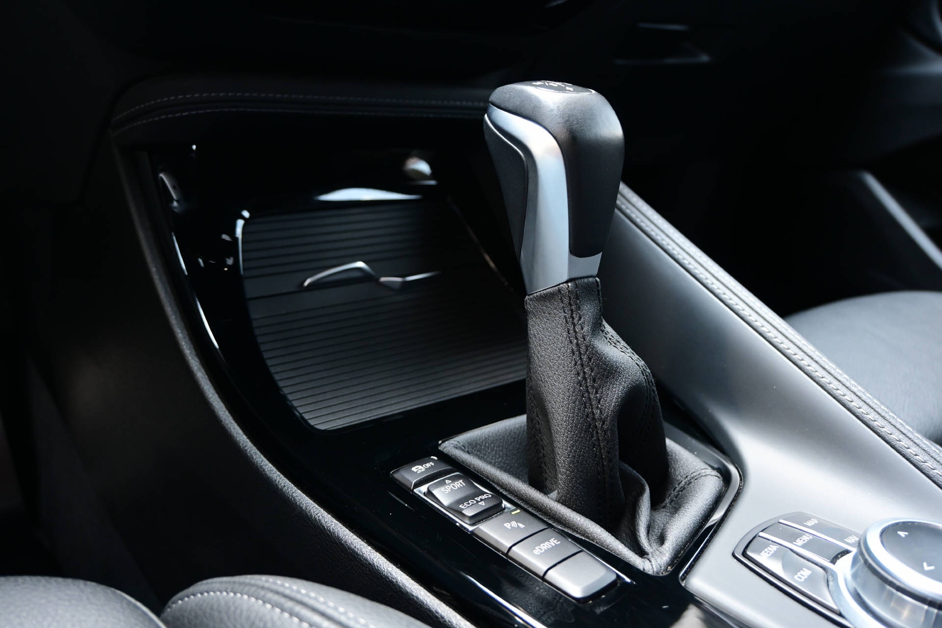BMW X2 25e xDrive M-Sport-image-11
