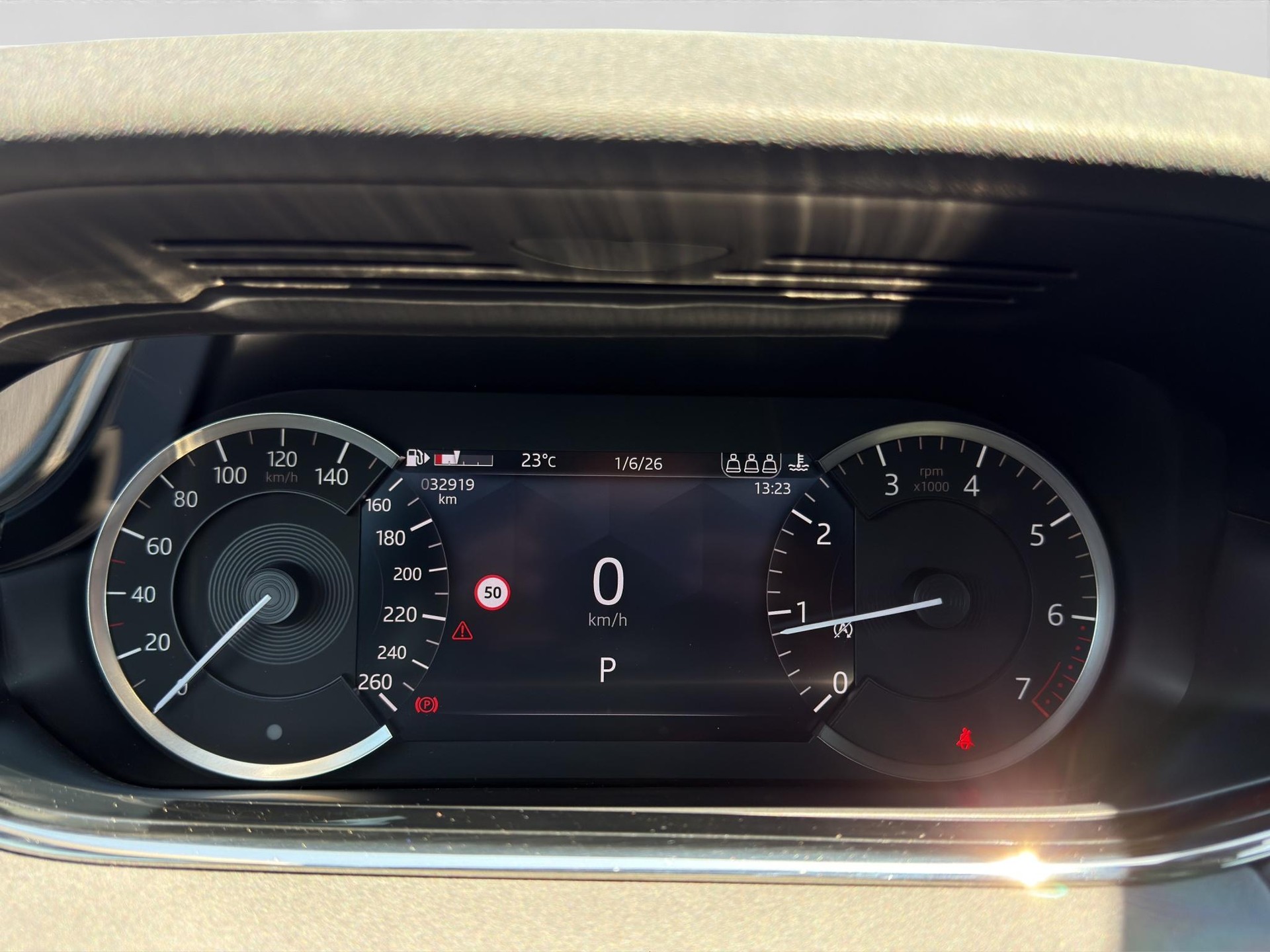 LAND ROVER Range Rover Evoque 2.0 T 250 R-Dynamic SE-showroom-element-3